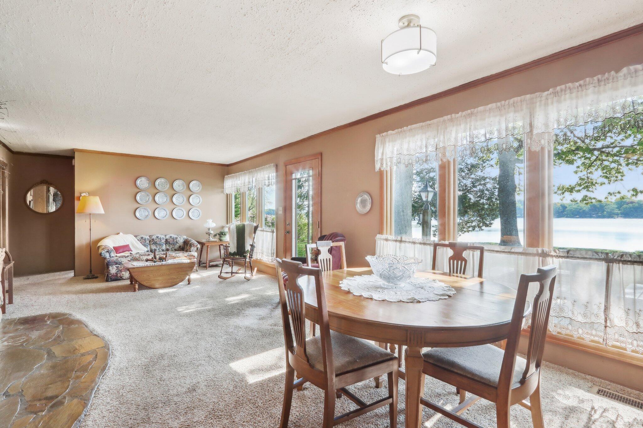 950 N Dousman Rd