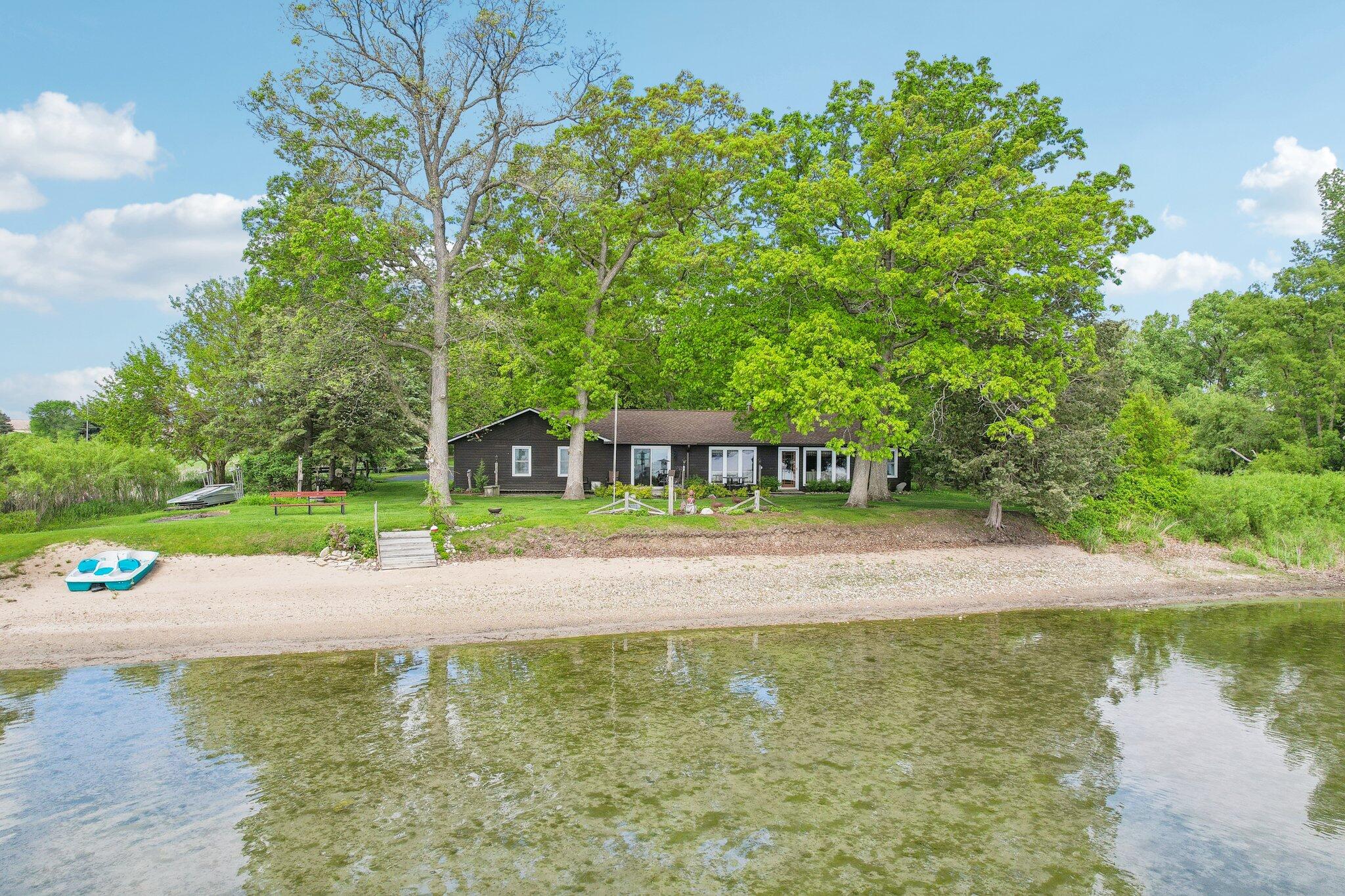 950 N Dousman Rd
