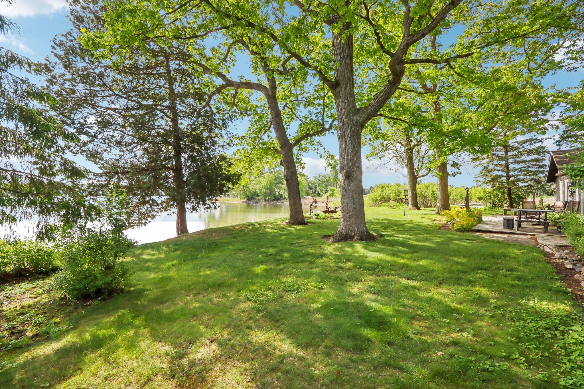 950 N Dousman Rd