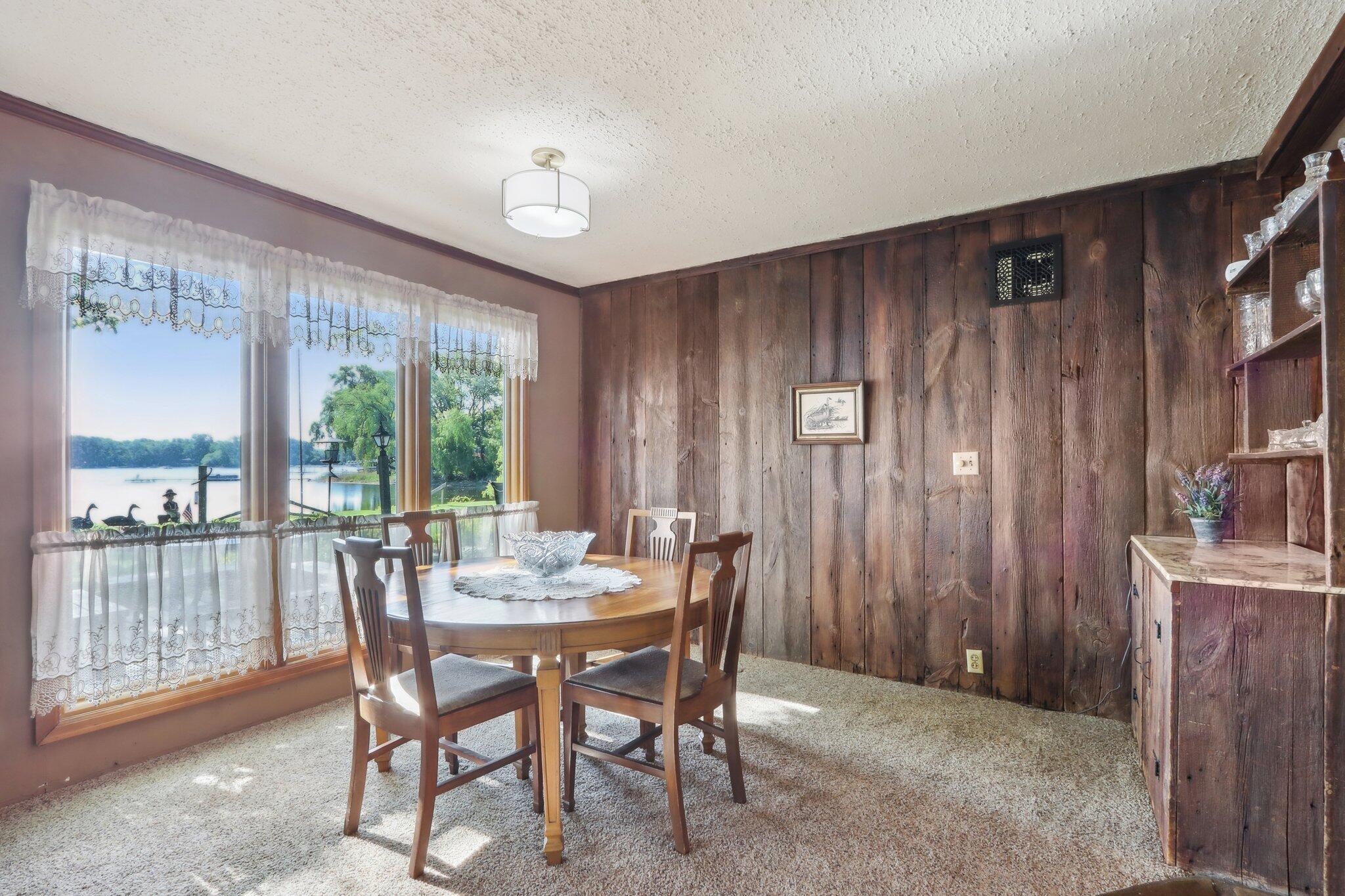 950 N Dousman Rd
