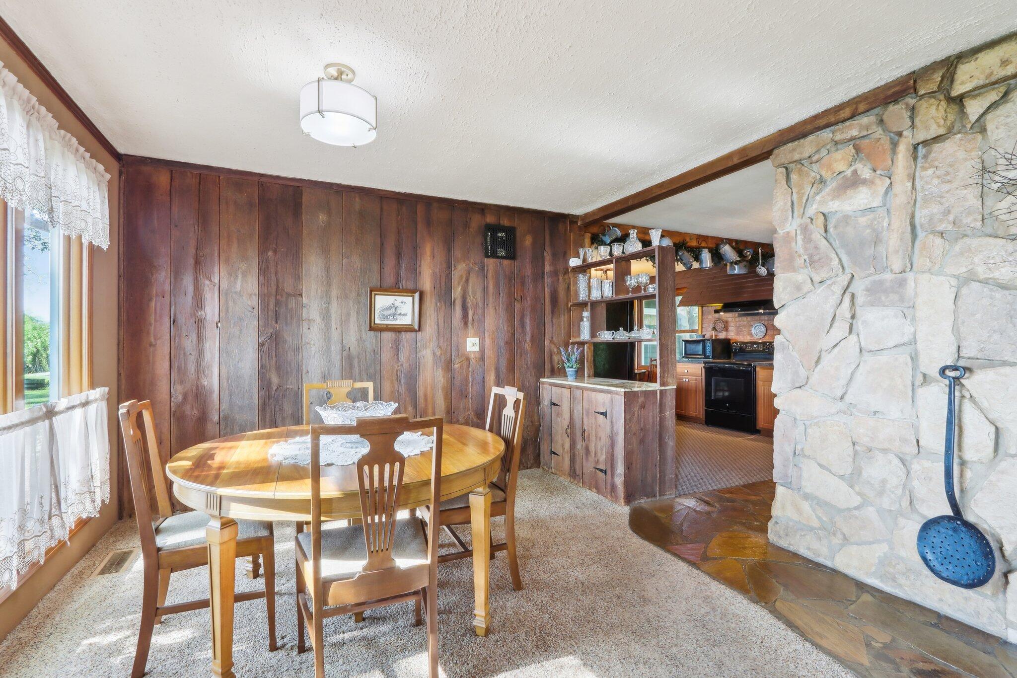 950 N Dousman Rd
