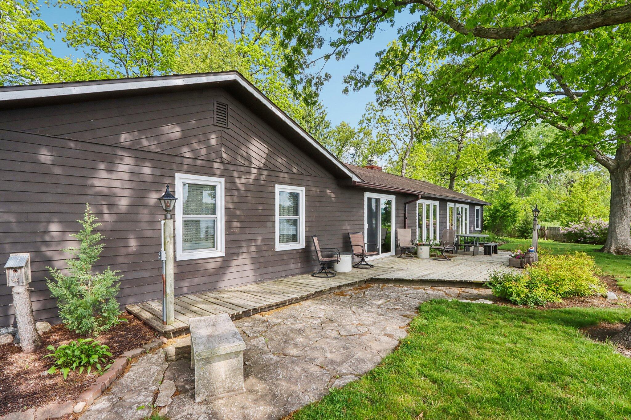 950 N Dousman Rd