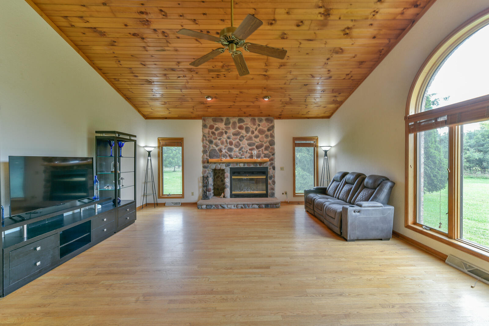 306 Castle Cove Way