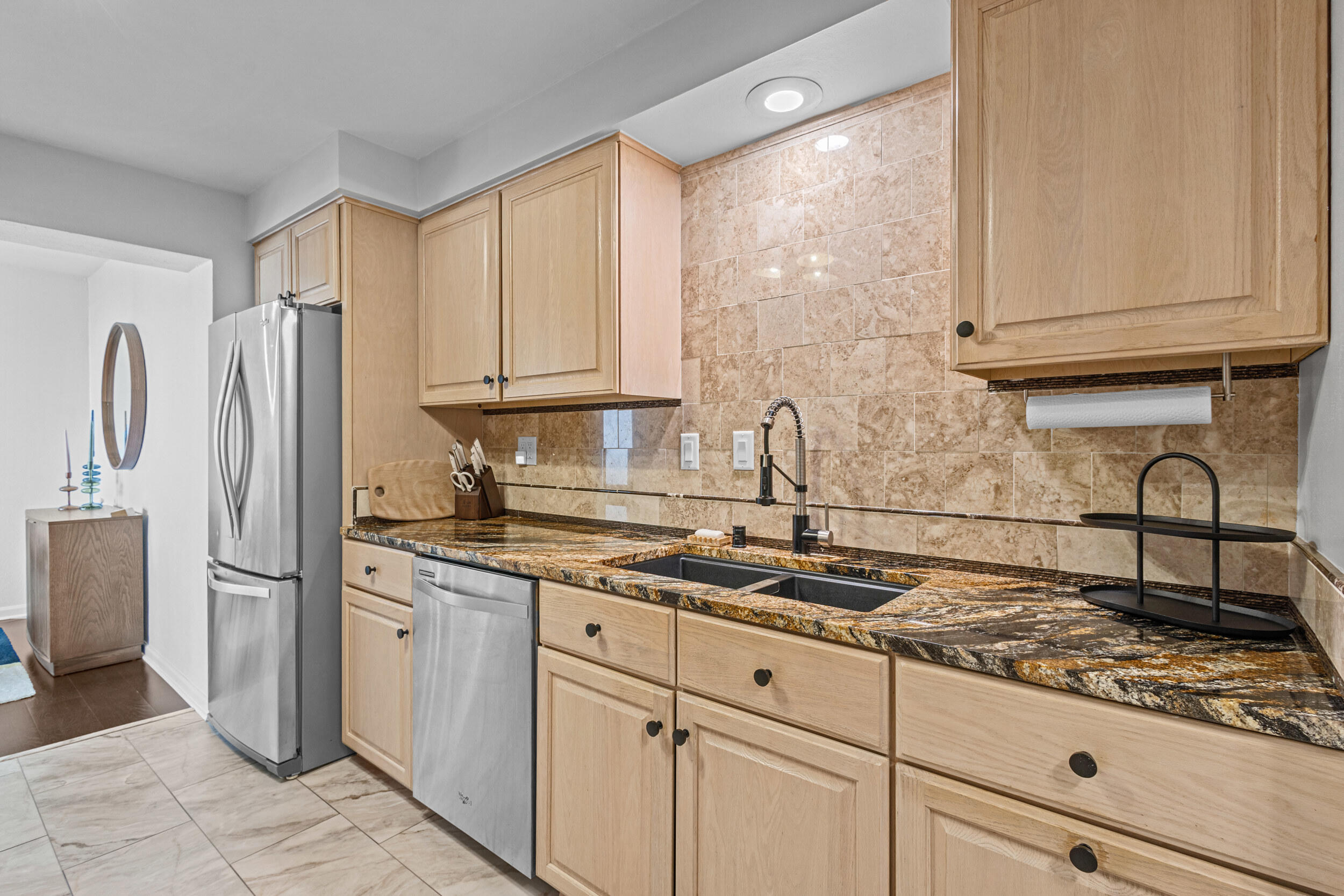 2525 S Shore Dr Unit: 14C