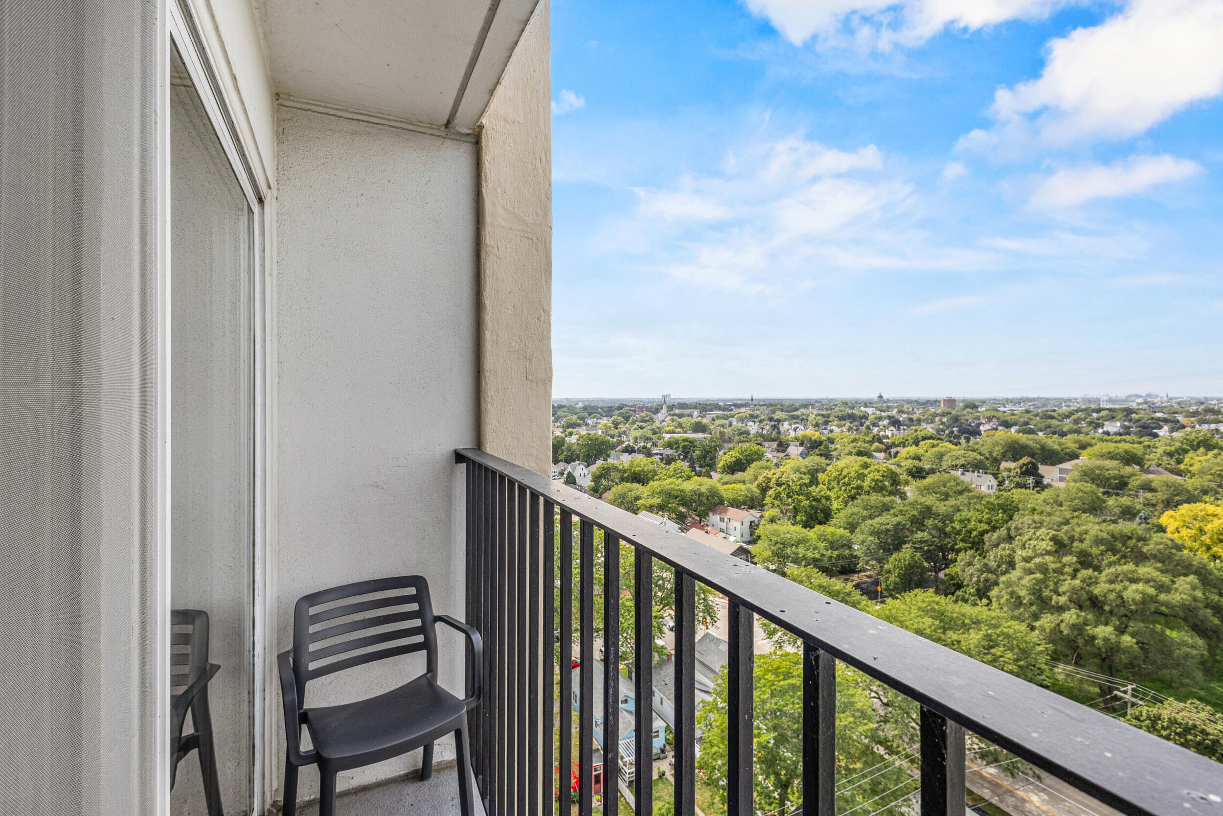 2525 S Shore Dr Unit: 14C