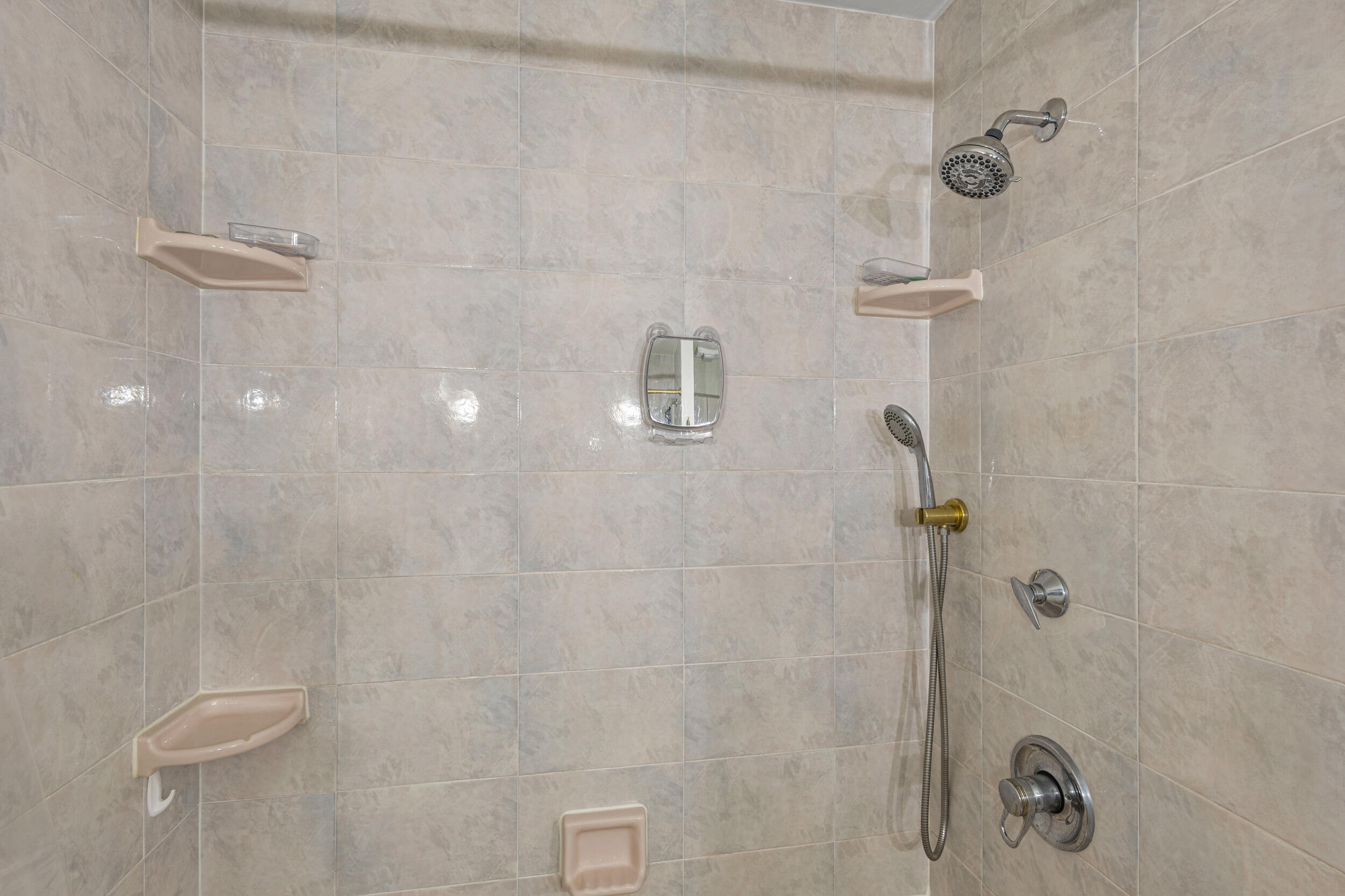 2525 S Shore Dr Unit: 14C