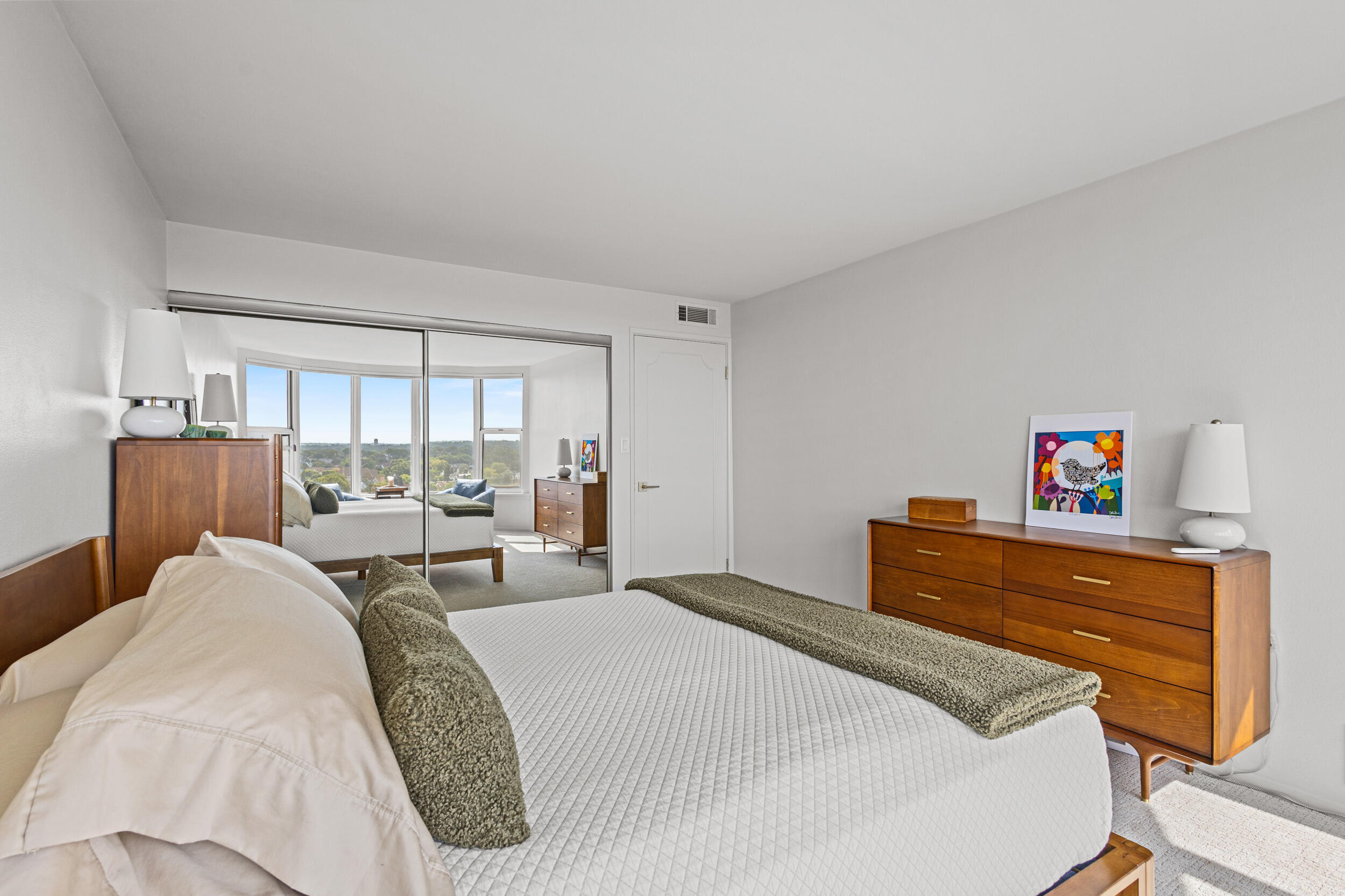 2525 S Shore Dr Unit: 14C