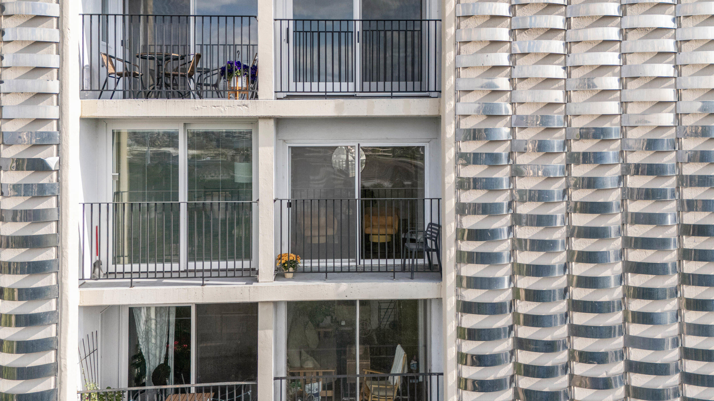 2525 S Shore Dr Unit: 14C