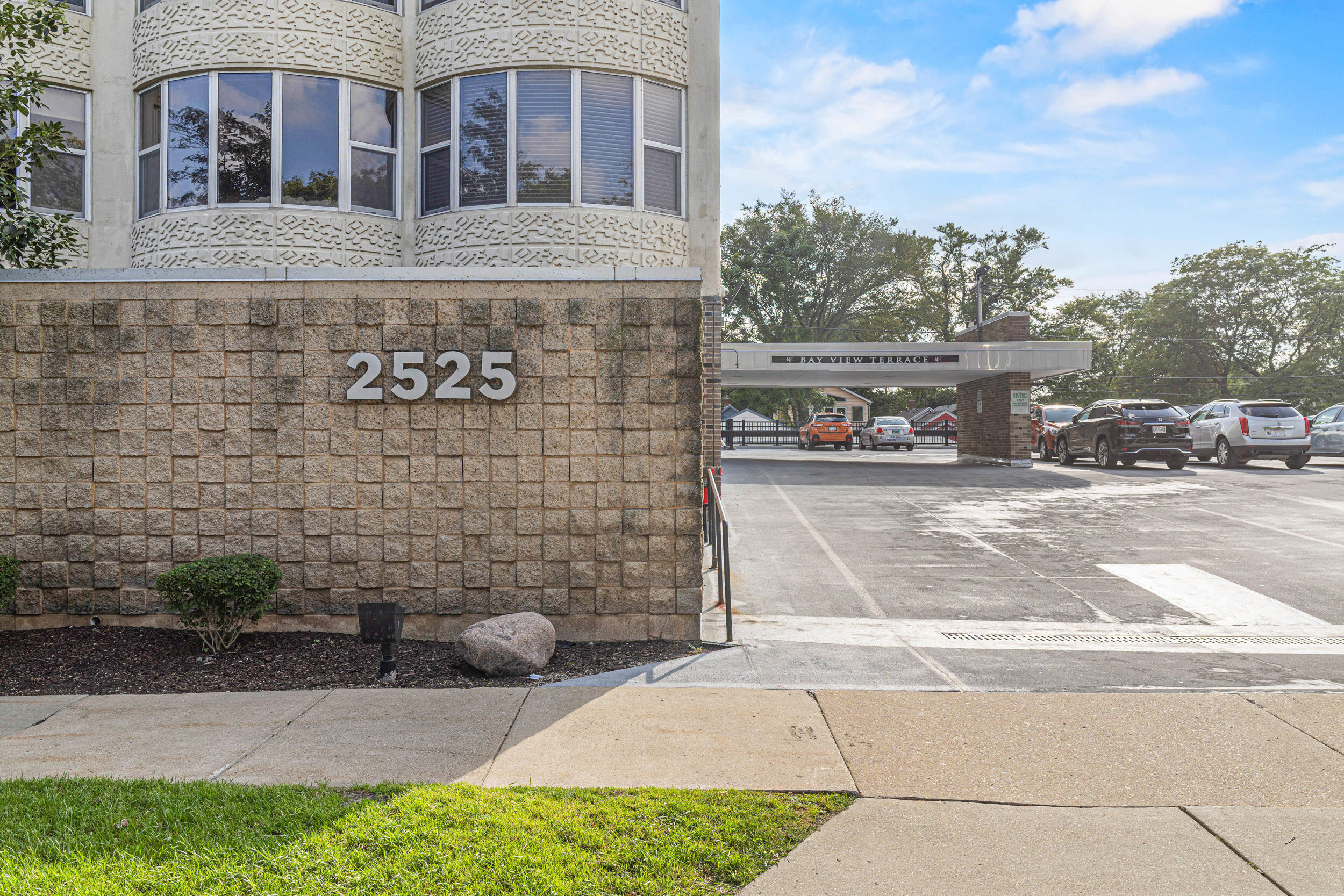 2525 S Shore Dr Unit: 14C