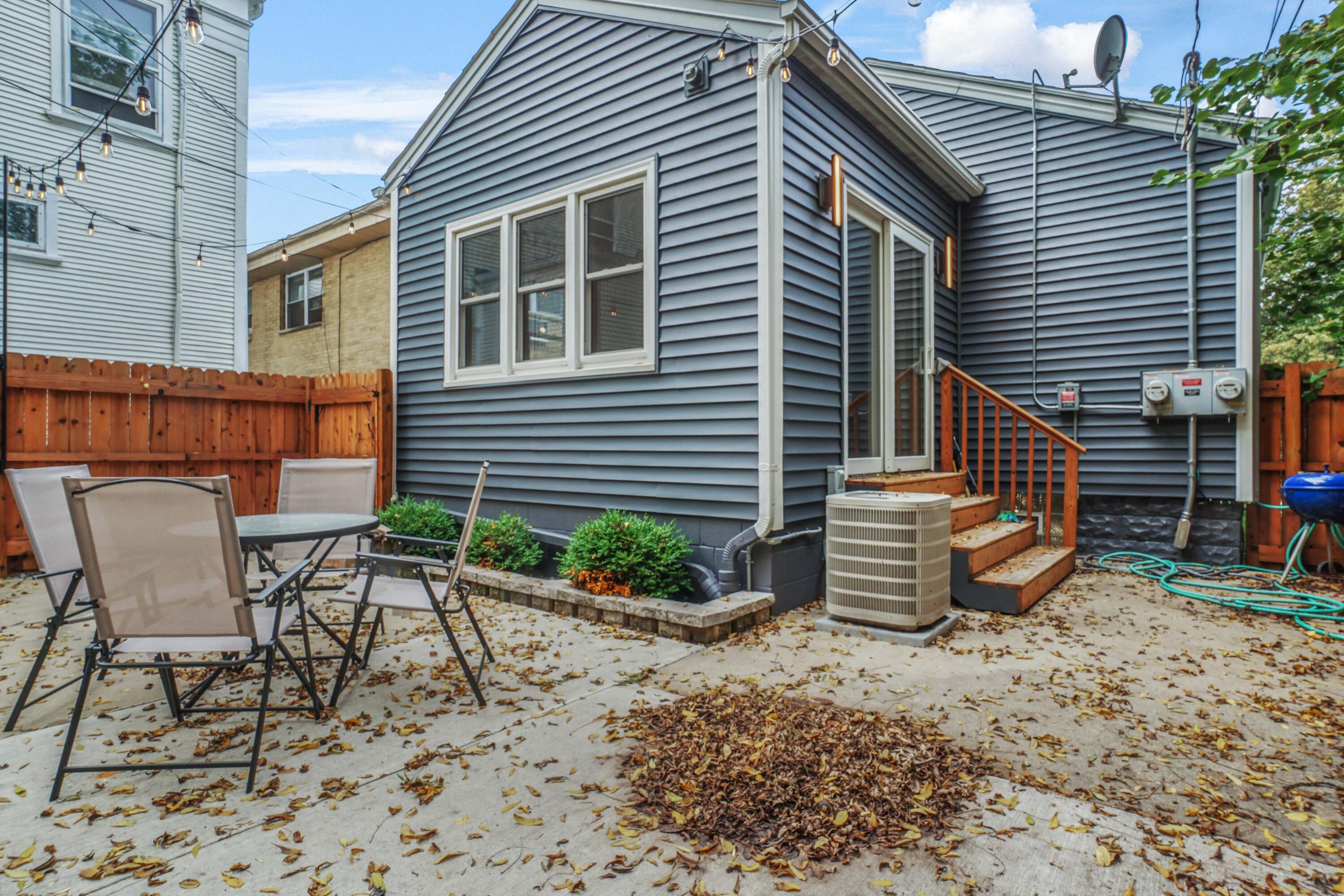 1608 N Astor St