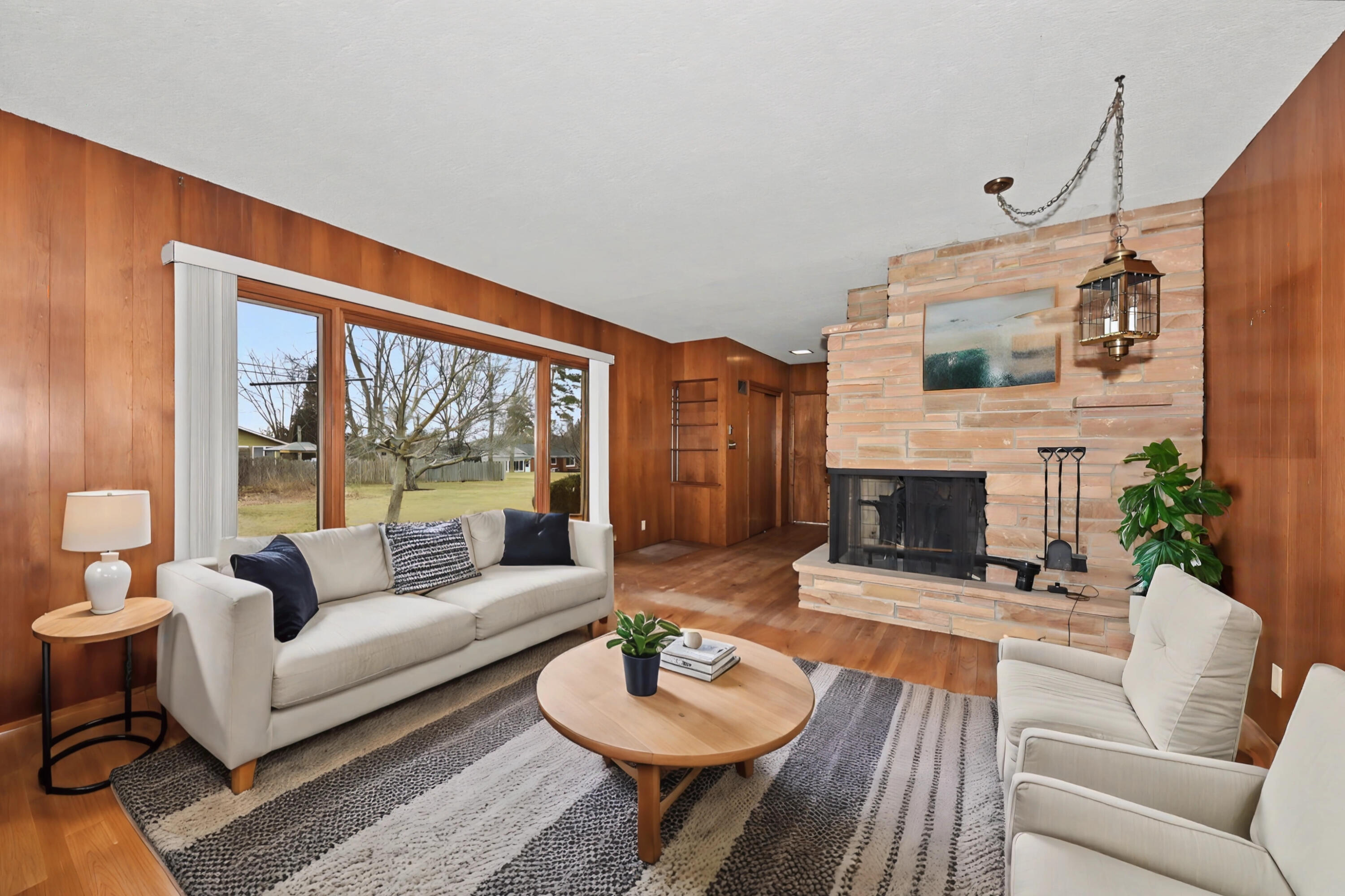 4260 N 163rd St