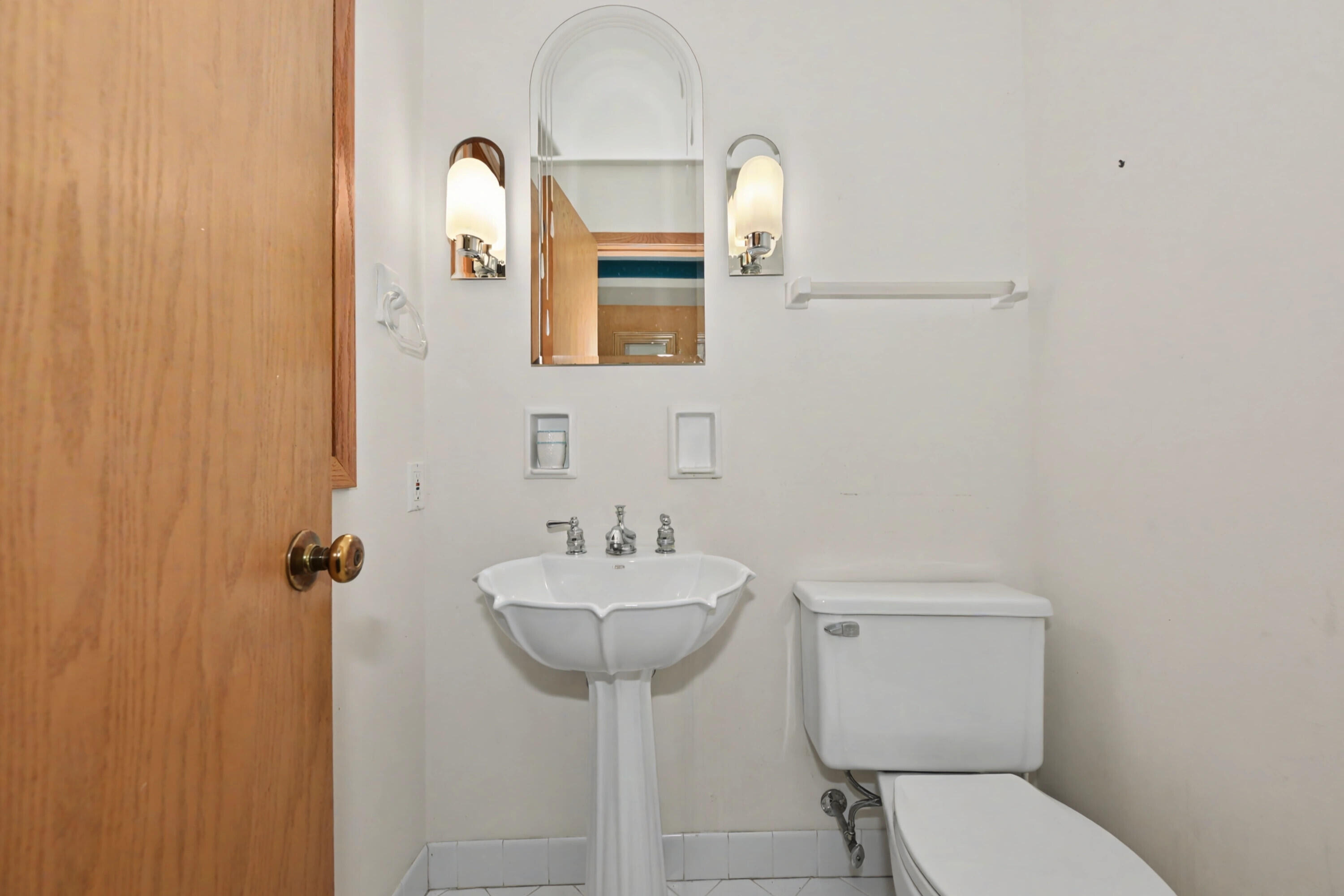 4260 N 163rd St