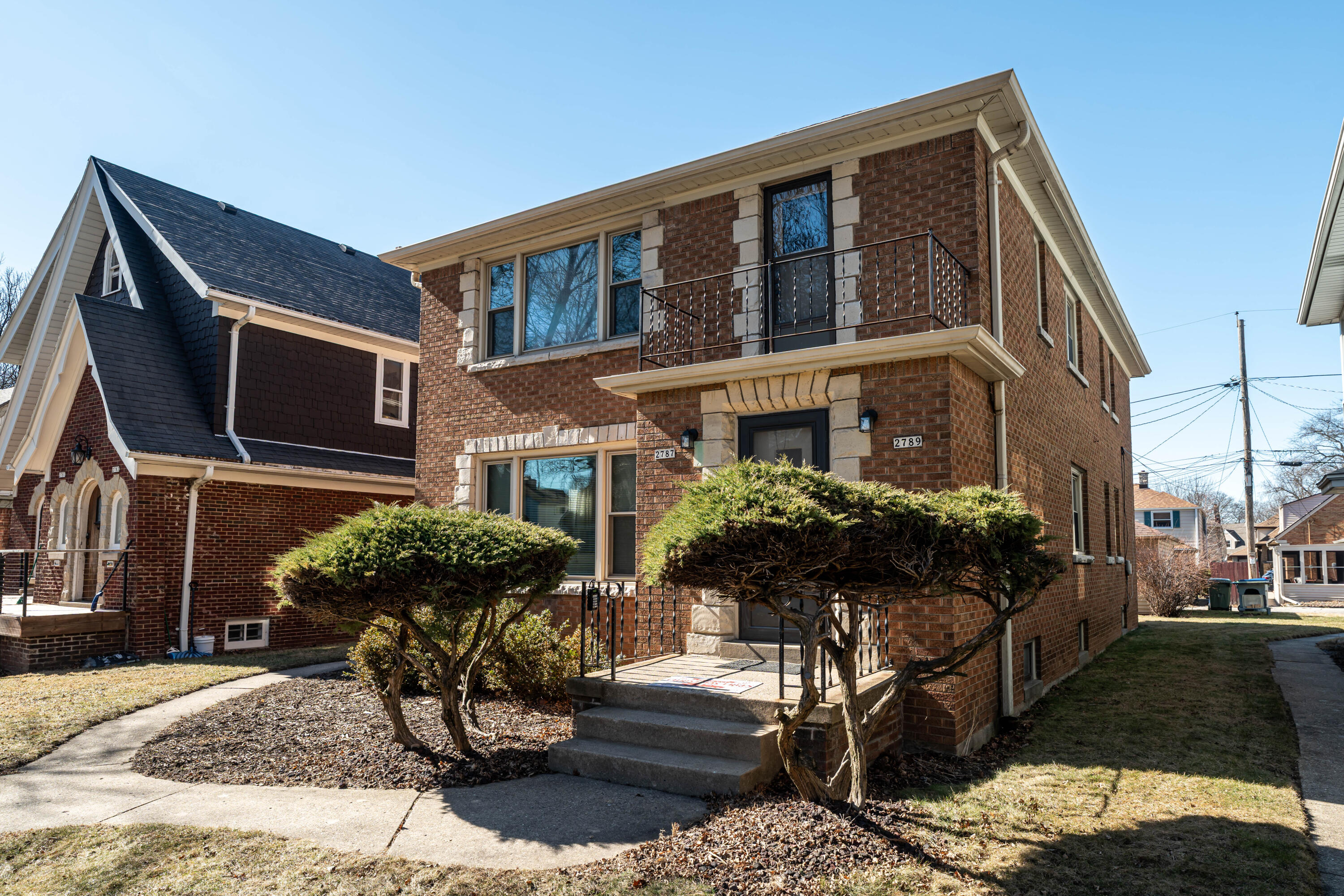 2787 N Sholes Ave Unit: 2789