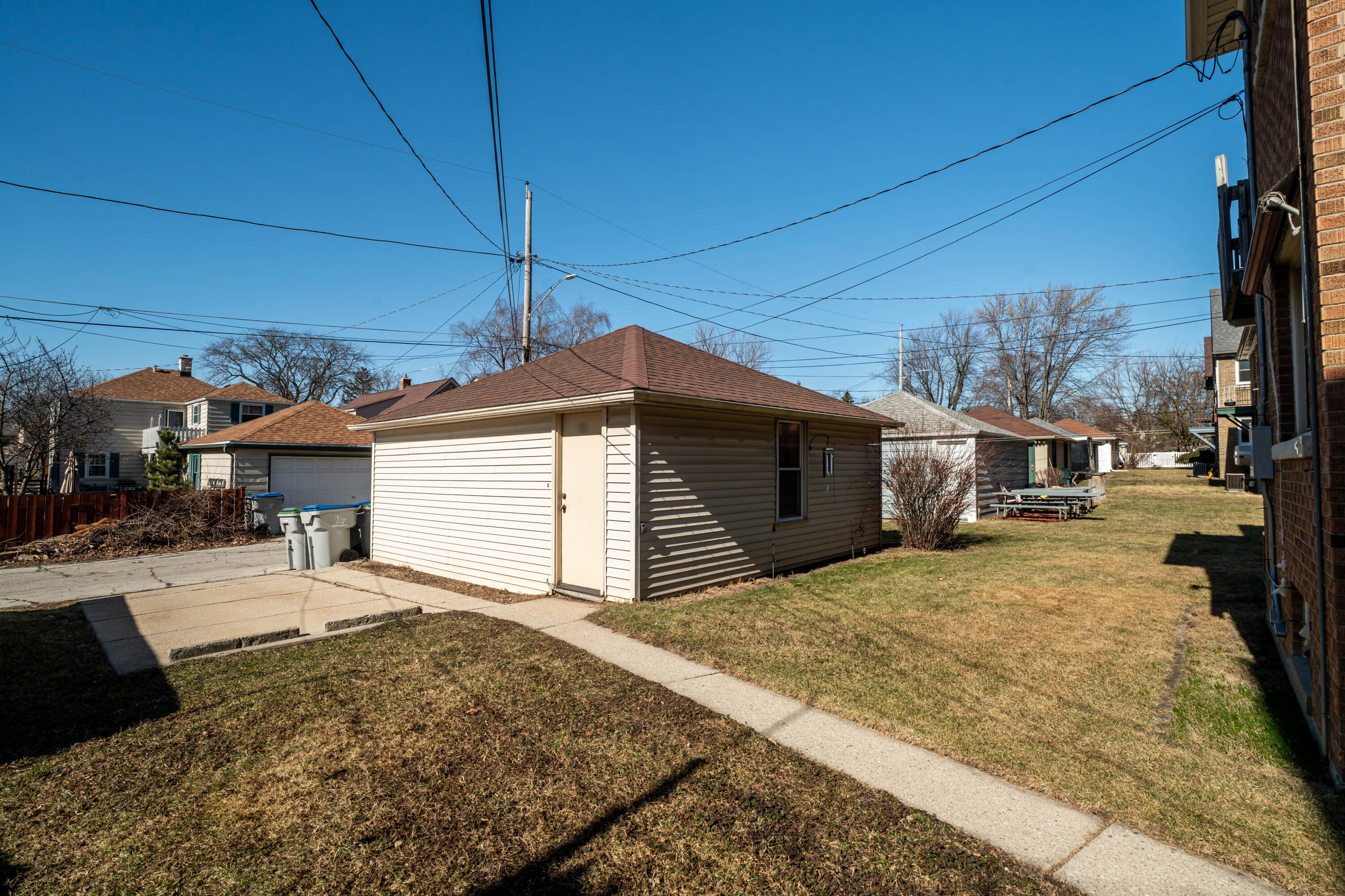 2787 N Sholes Ave Unit: 2789