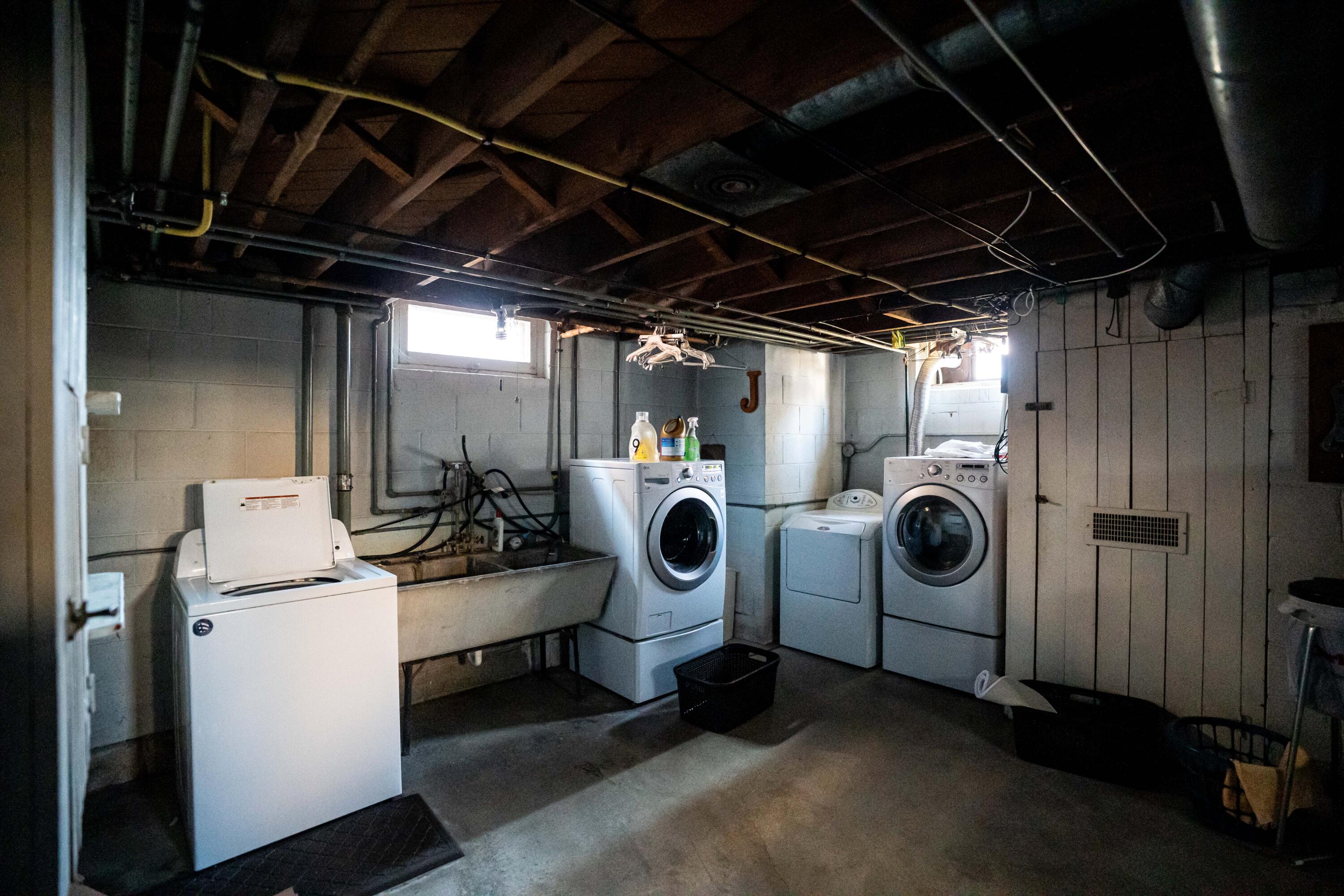 2787 N Sholes Ave Unit: 2789