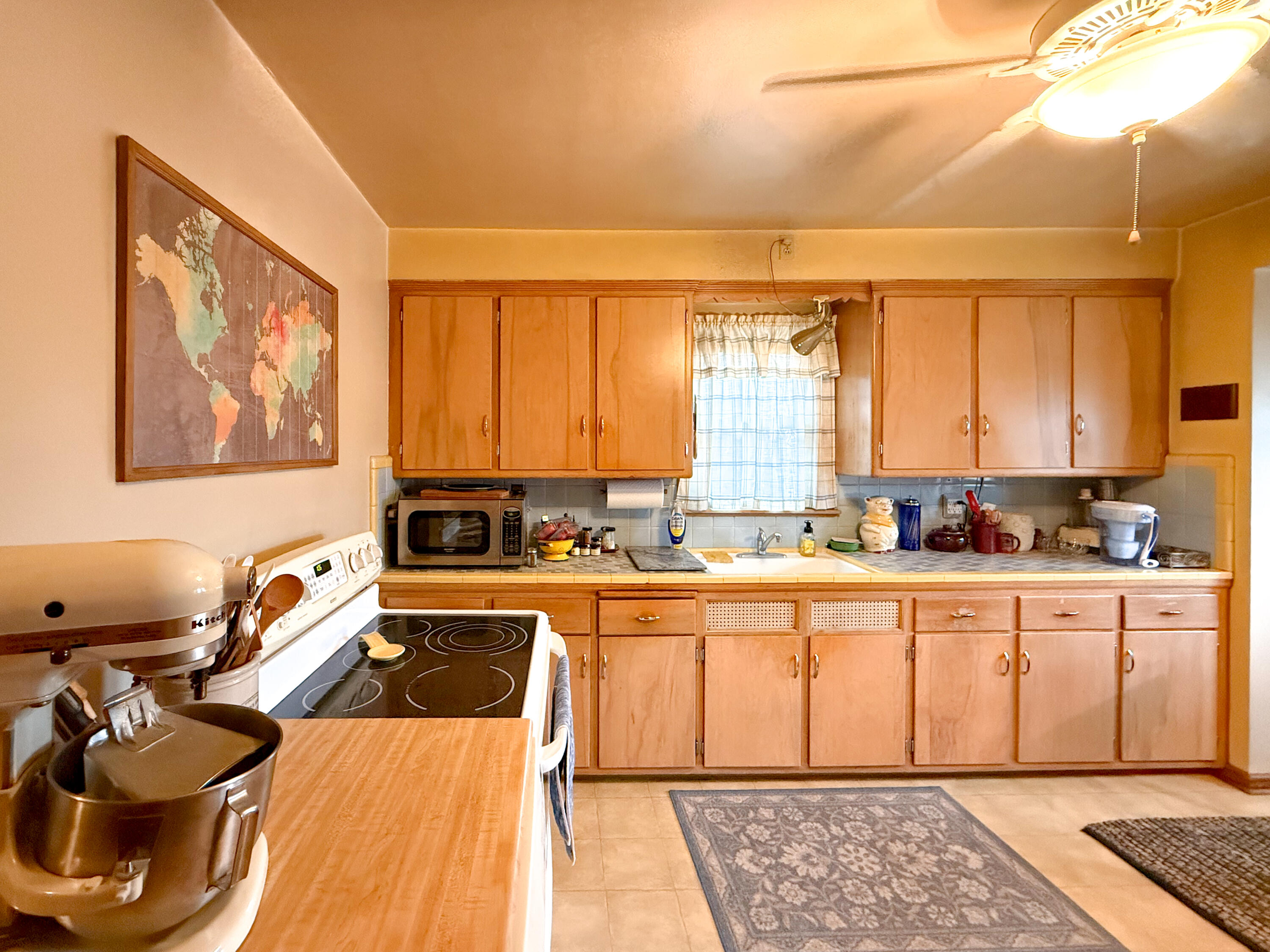 2787 N Sholes Ave Unit: 2789