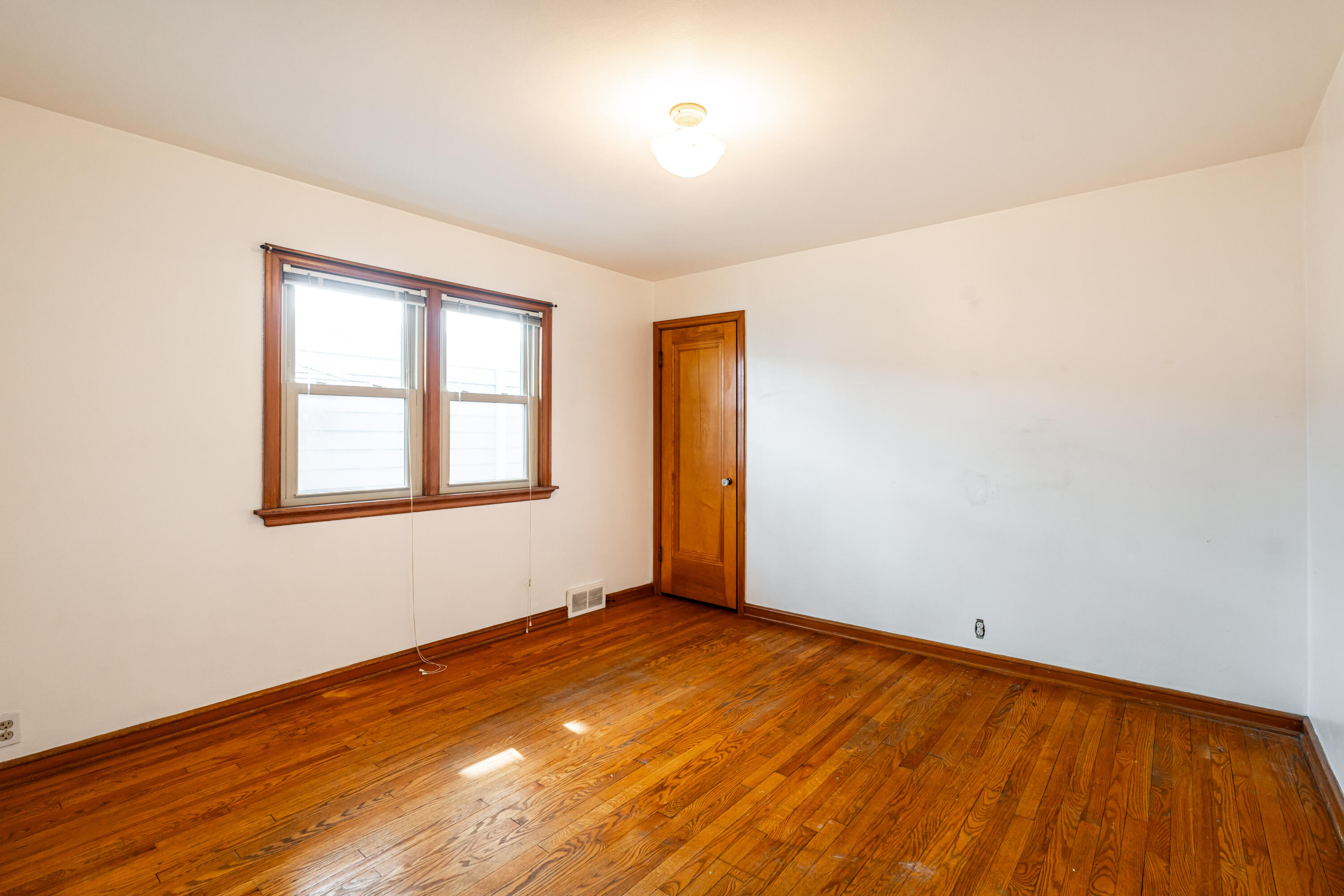 2787 N Sholes Ave Unit: 2789