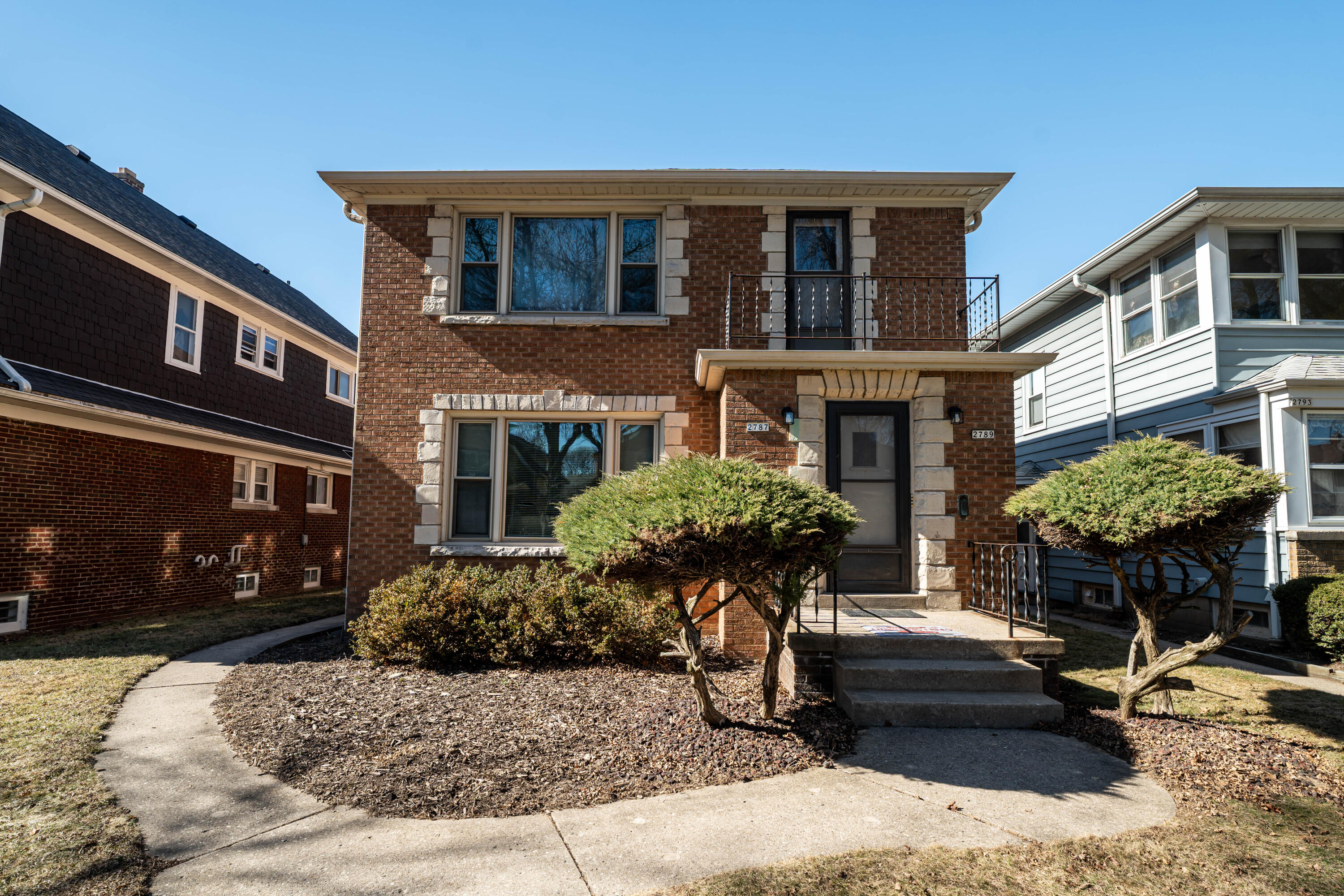 2787 N Sholes Ave Unit: 2789