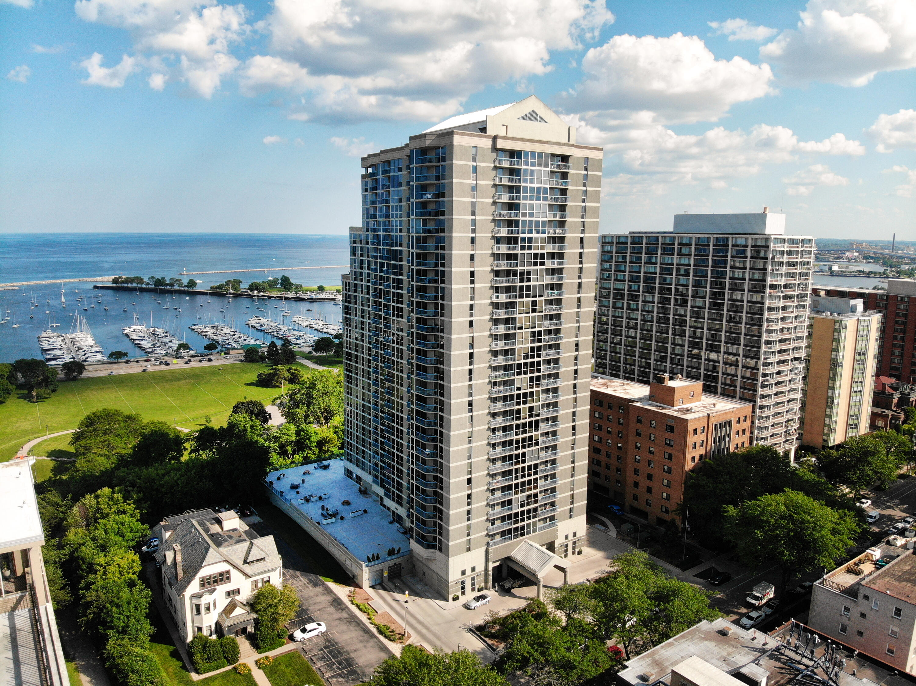 1660 N Prospect Ave Unit: 1206