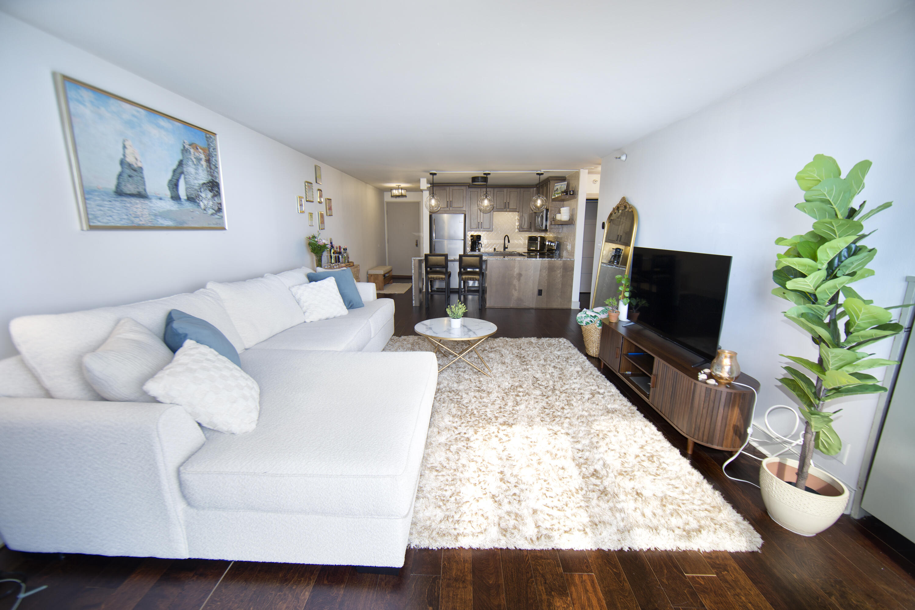 1660 N Prospect Ave Unit: 1206