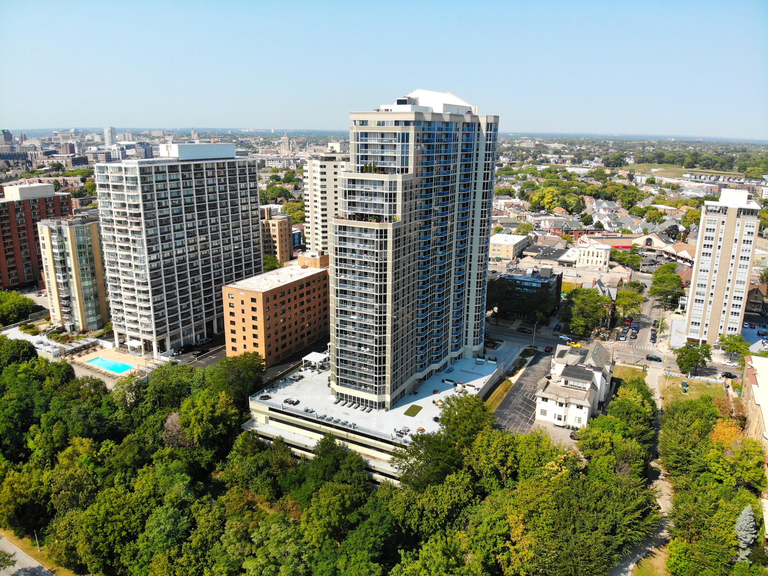 1660 N Prospect Ave Unit: 1206