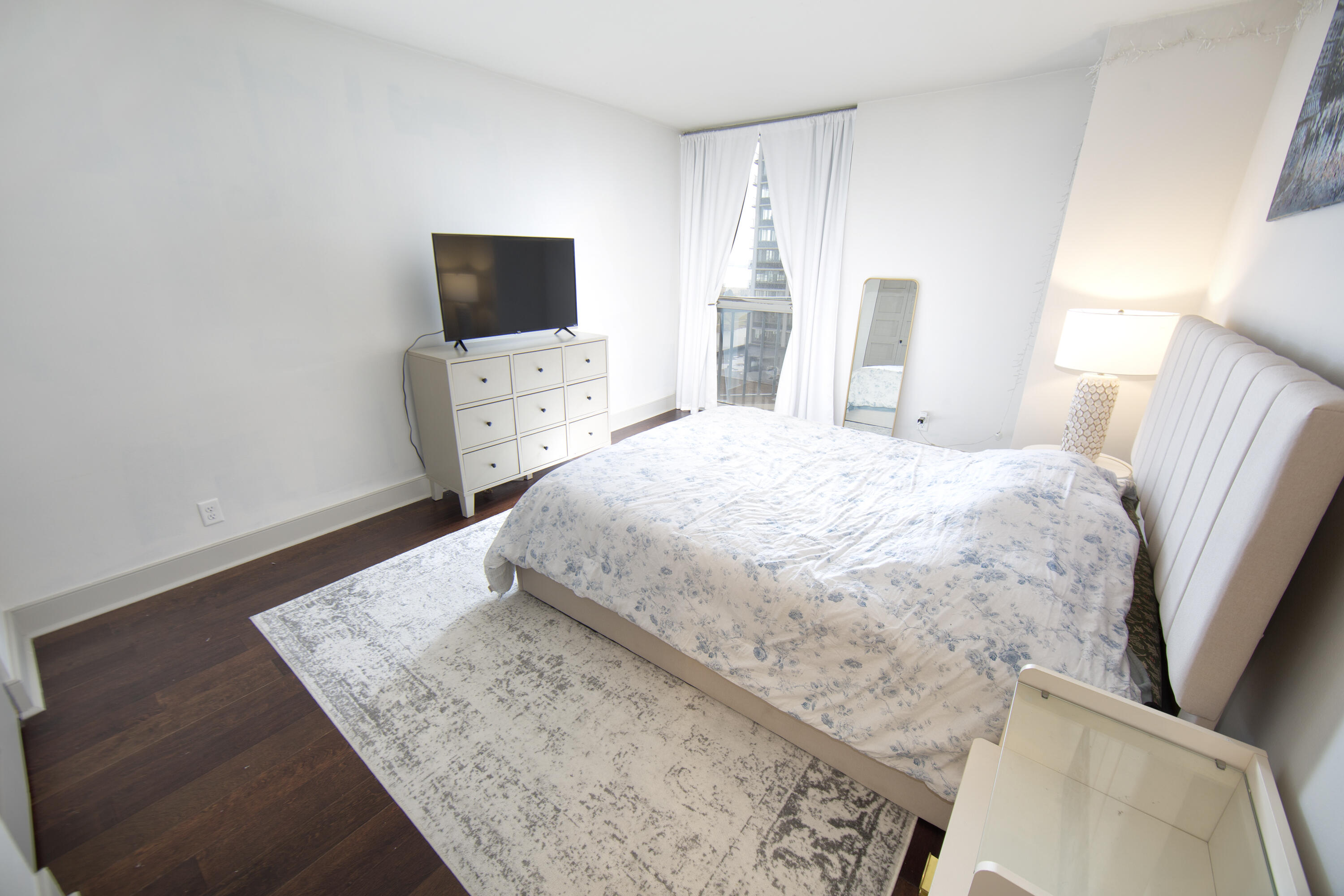 1660 N Prospect Ave Unit: 1206