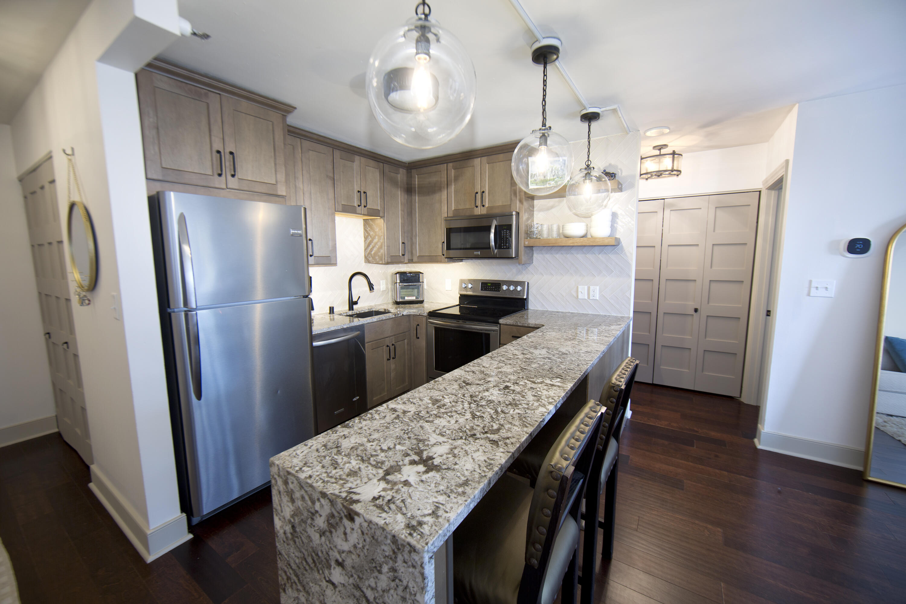1660 N Prospect Ave Unit: 1206