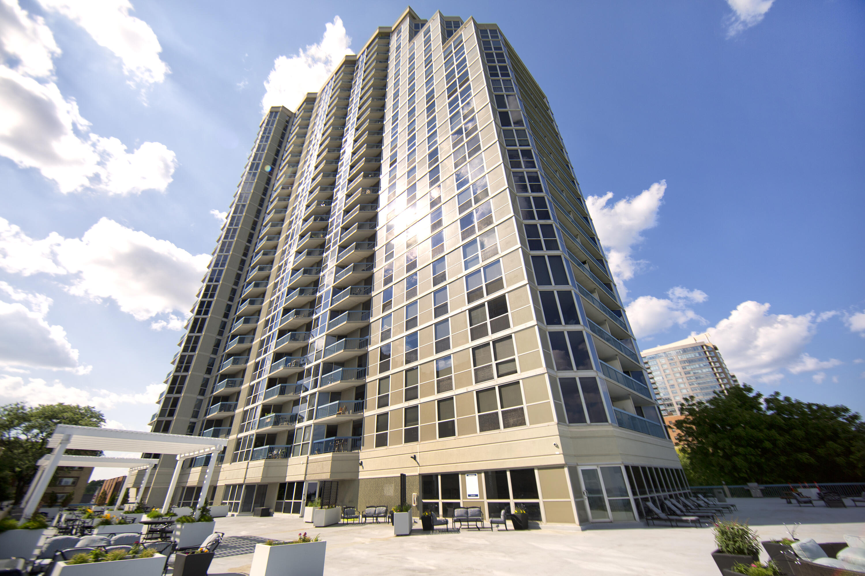 1660 N Prospect Ave Unit: 1206