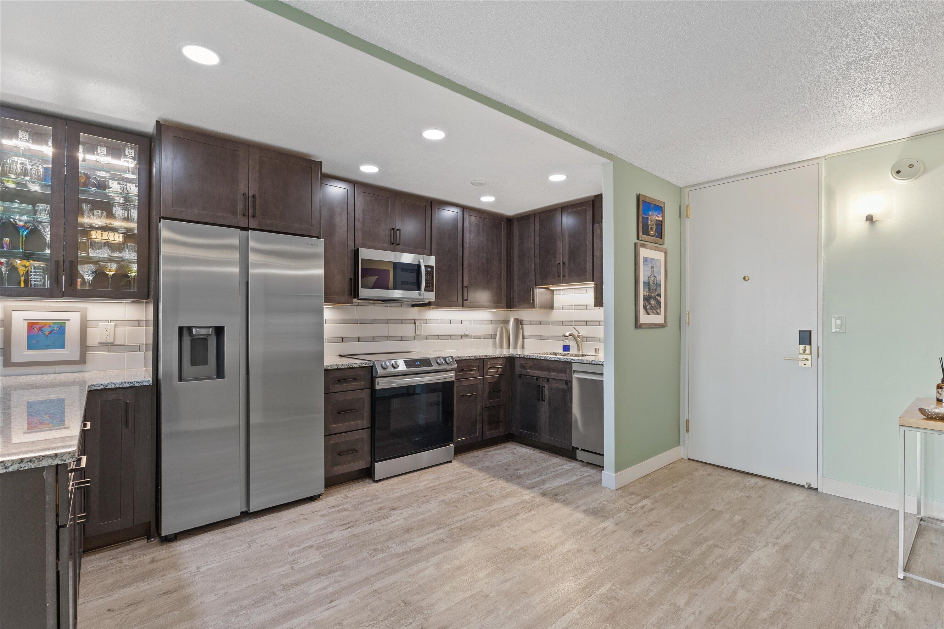 929 N Astor St Unit: 305