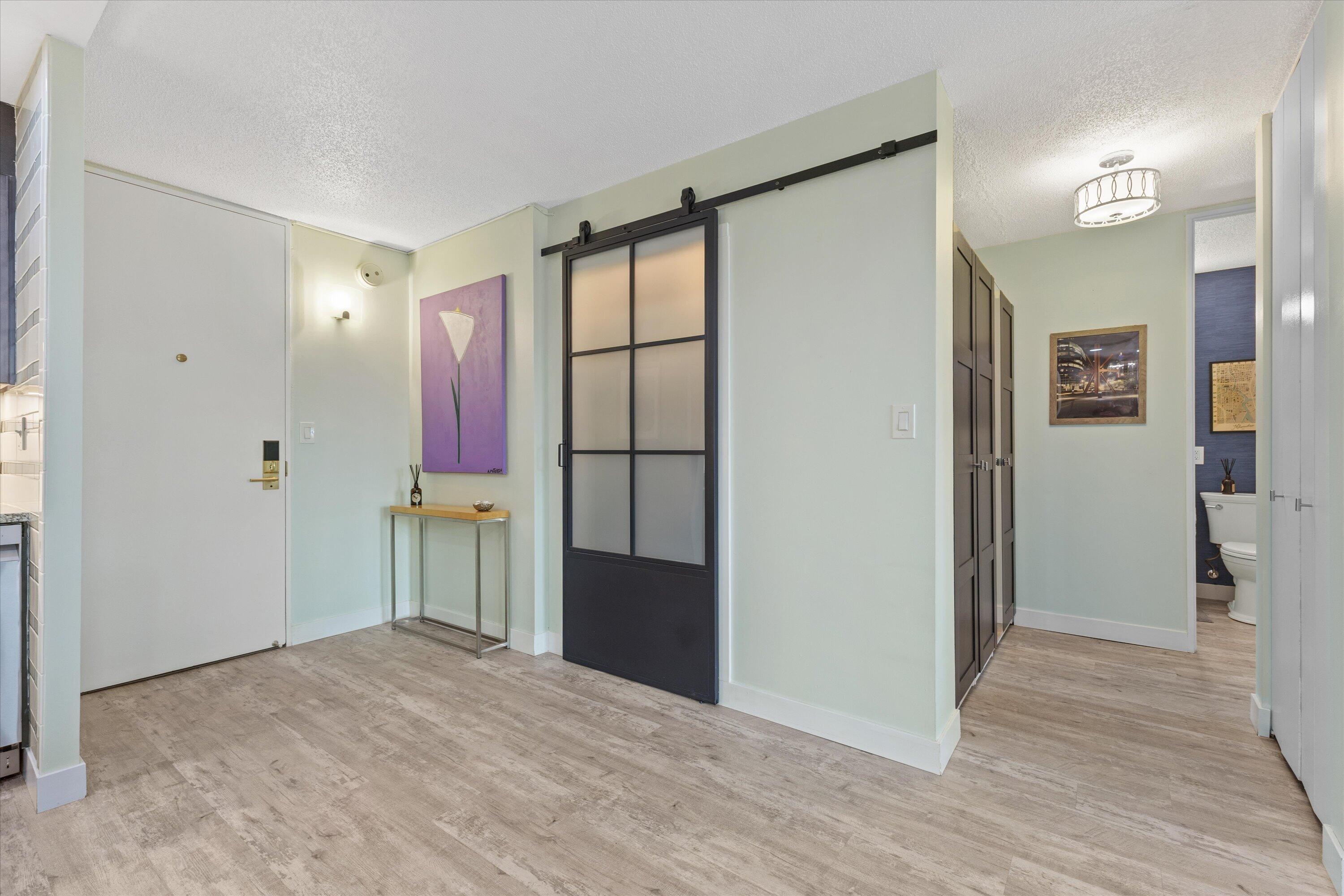 929 N Astor St Unit: 305
