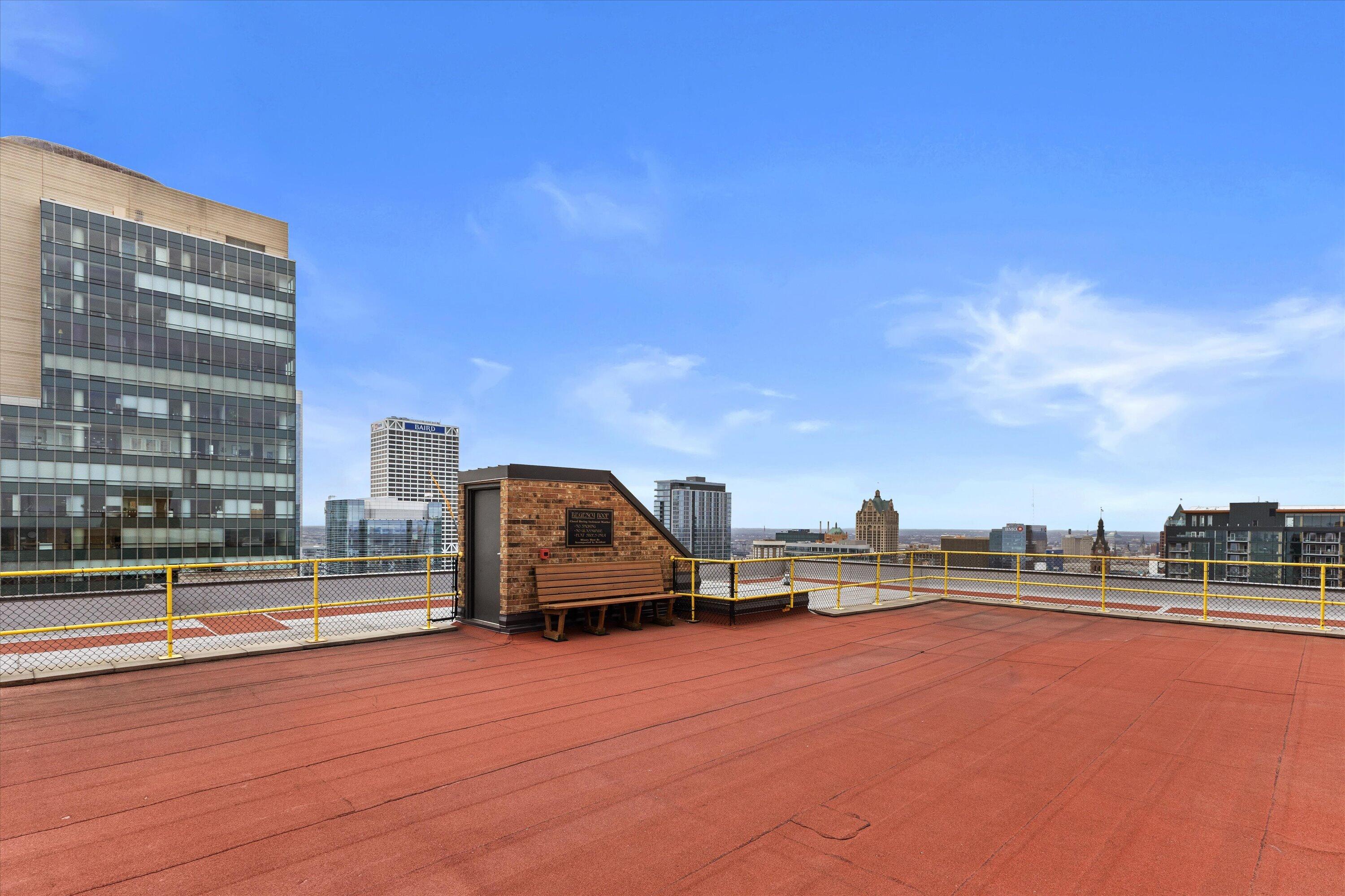 929 N Astor St Unit: 305