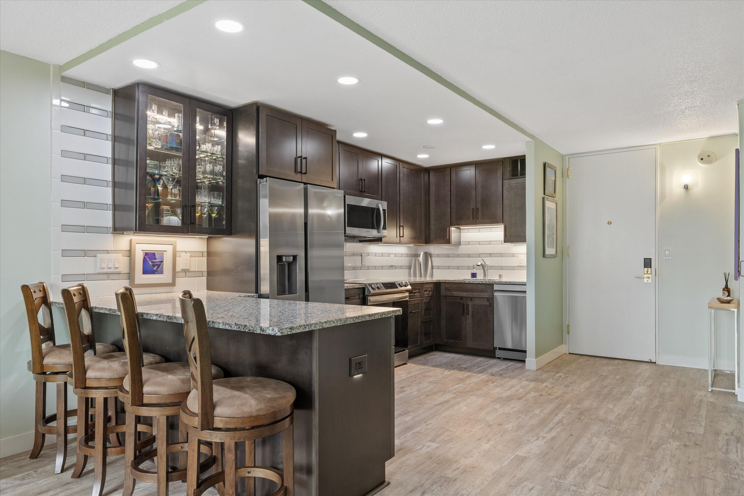 929 N Astor St Unit: 305