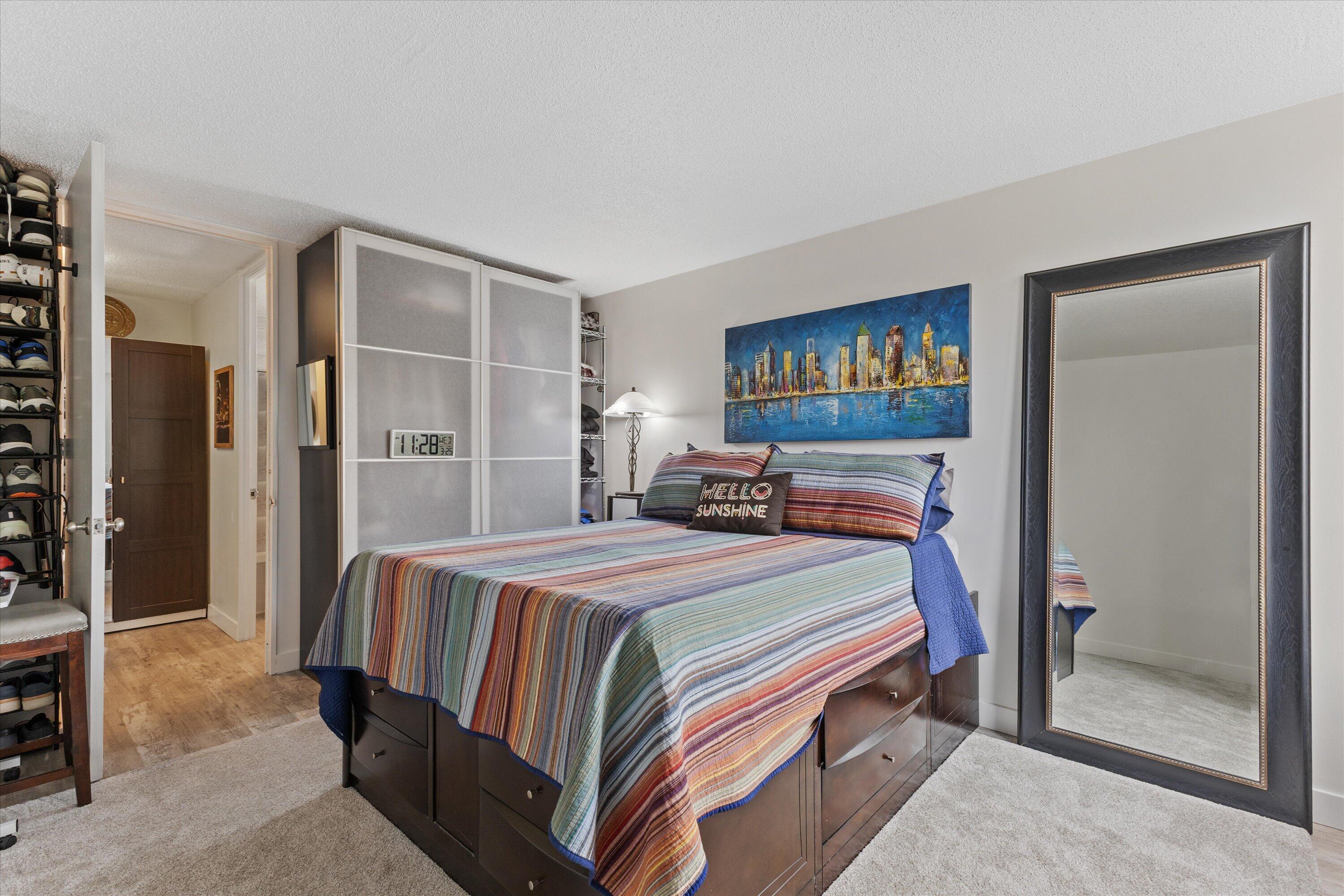 929 N Astor St Unit: 305