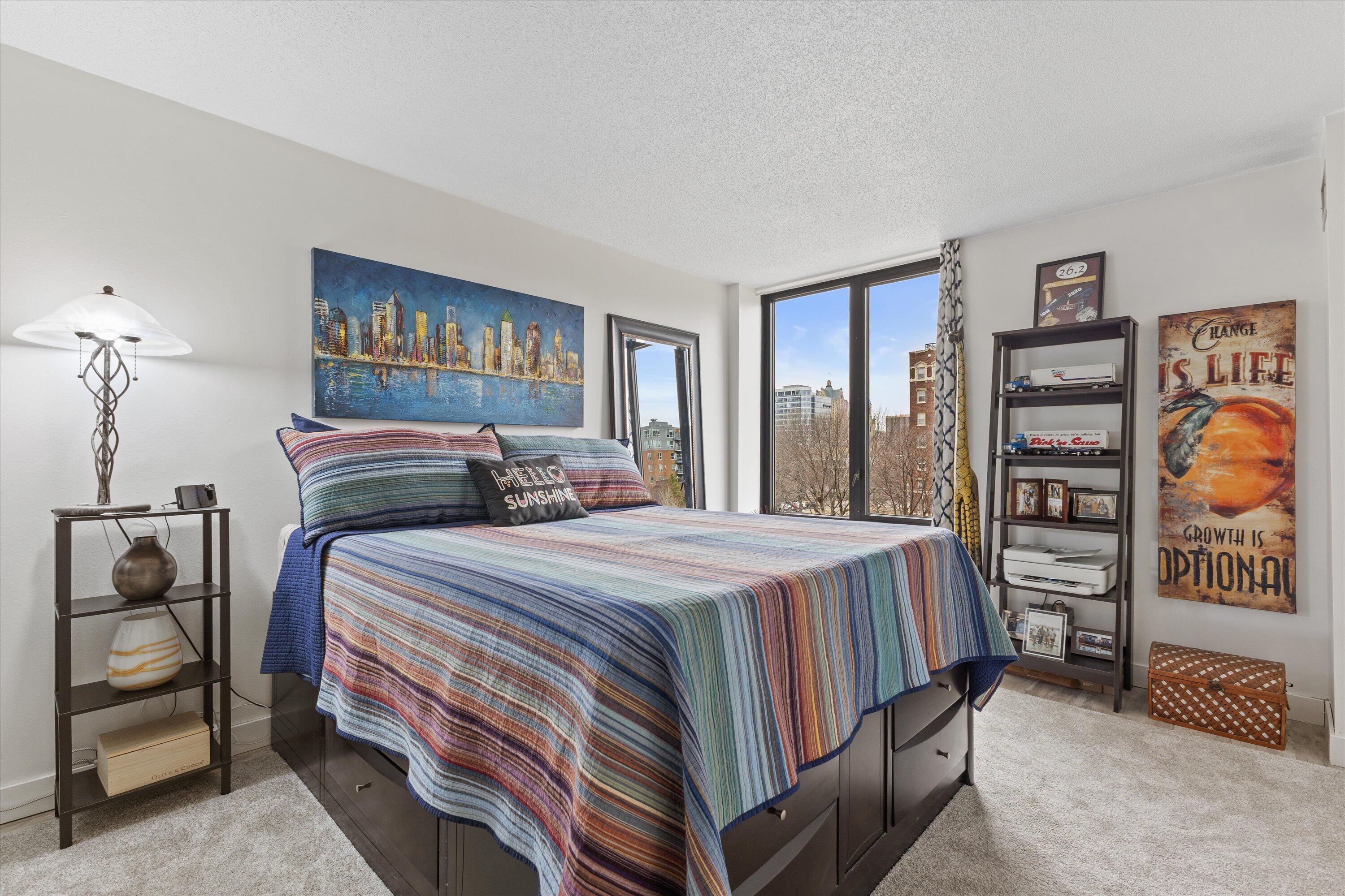 929 N Astor St Unit: 305