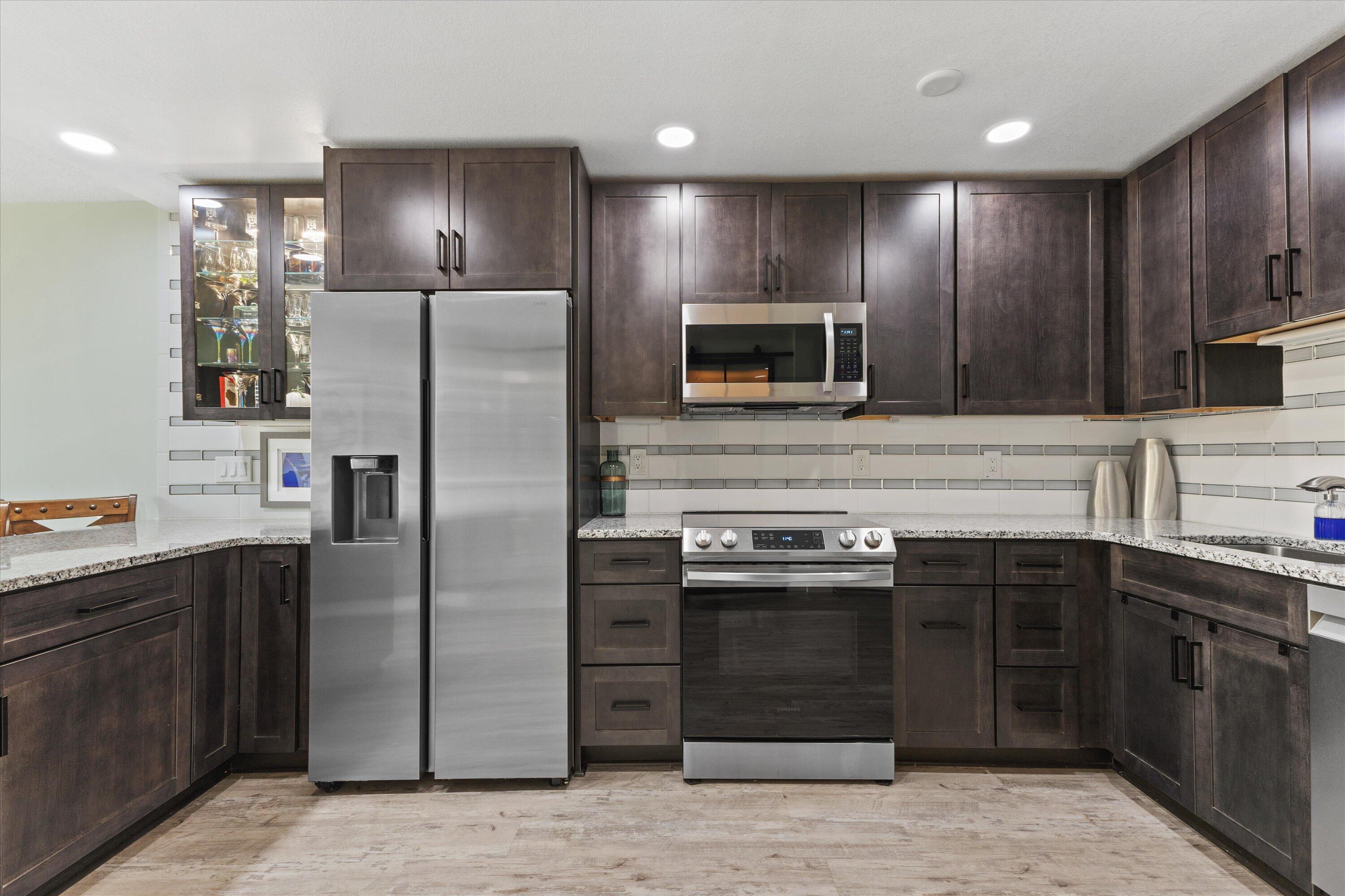929 N Astor St Unit: 305
