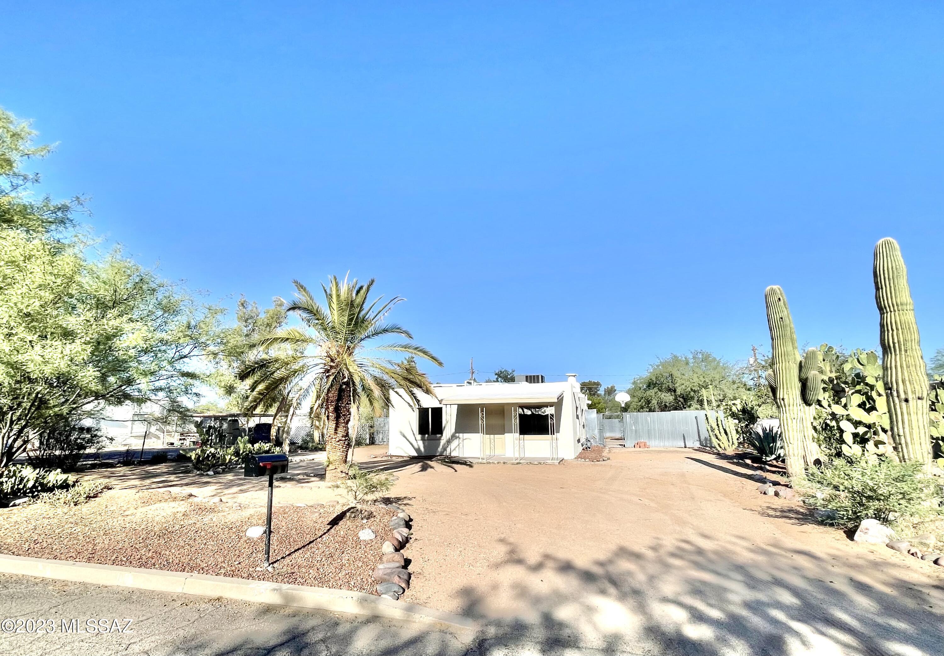 2225 N Fair Oaks Avenue