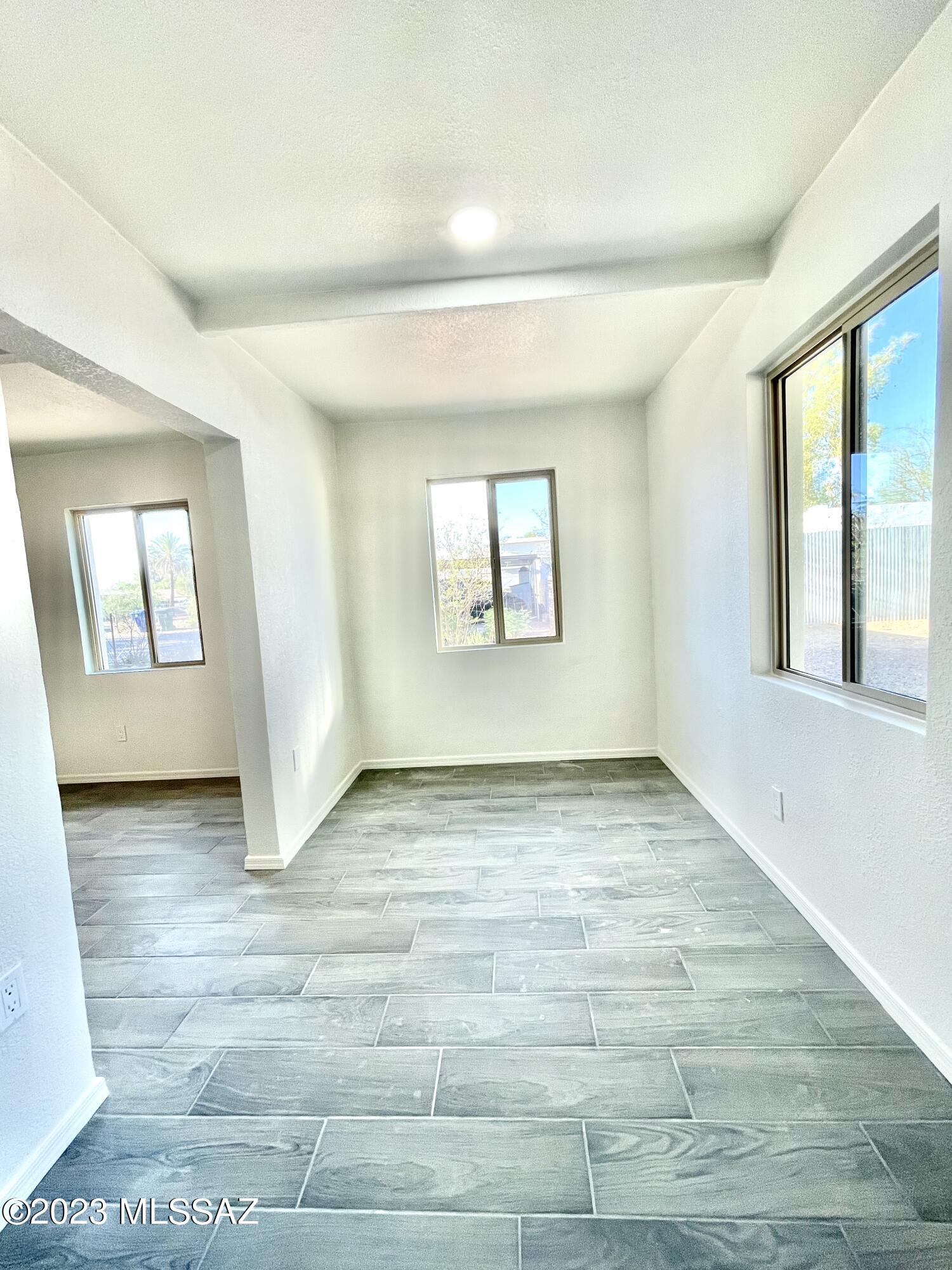 2225 N Fair Oaks Avenue