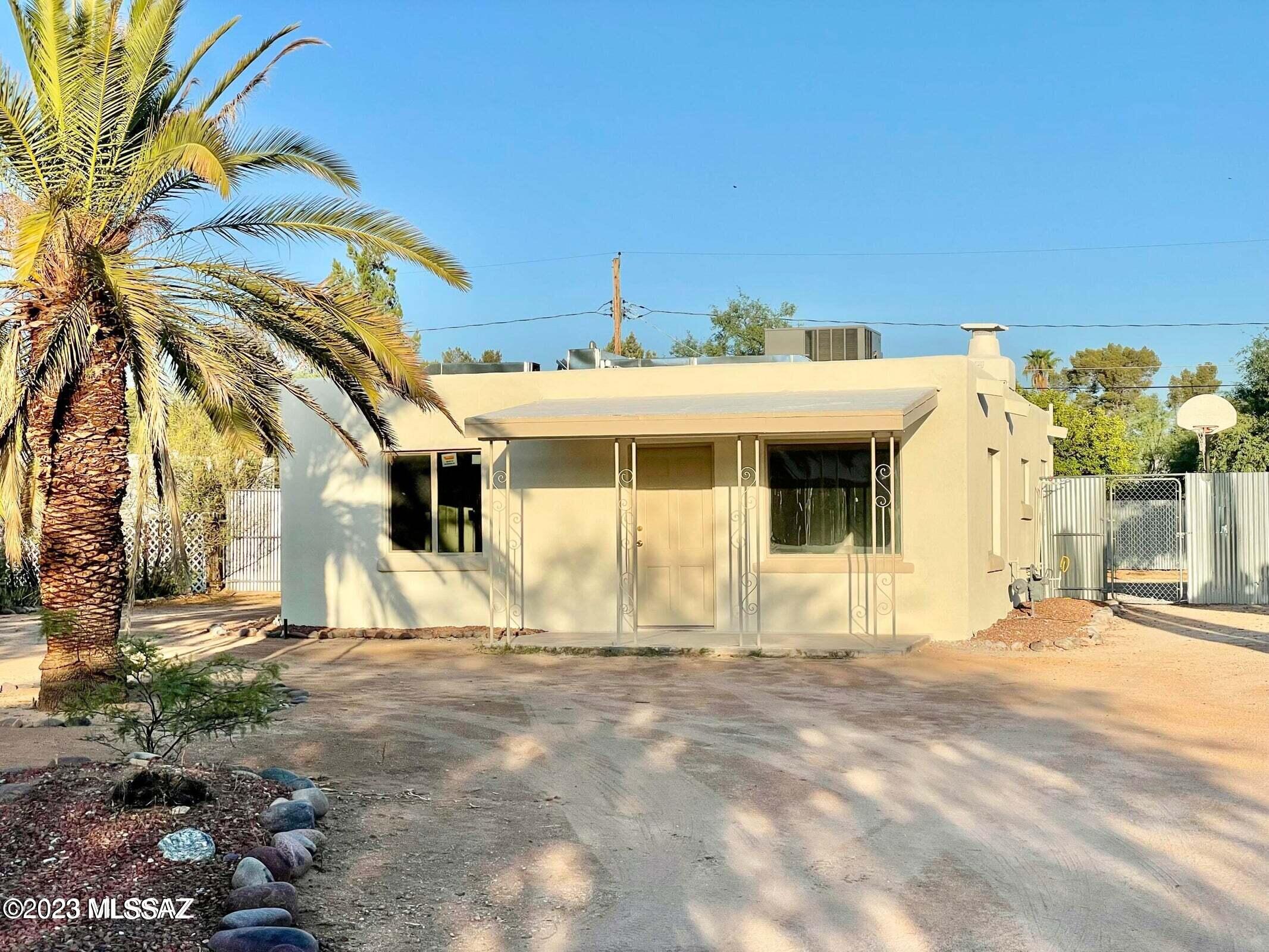 2225 N Fair Oaks Avenue