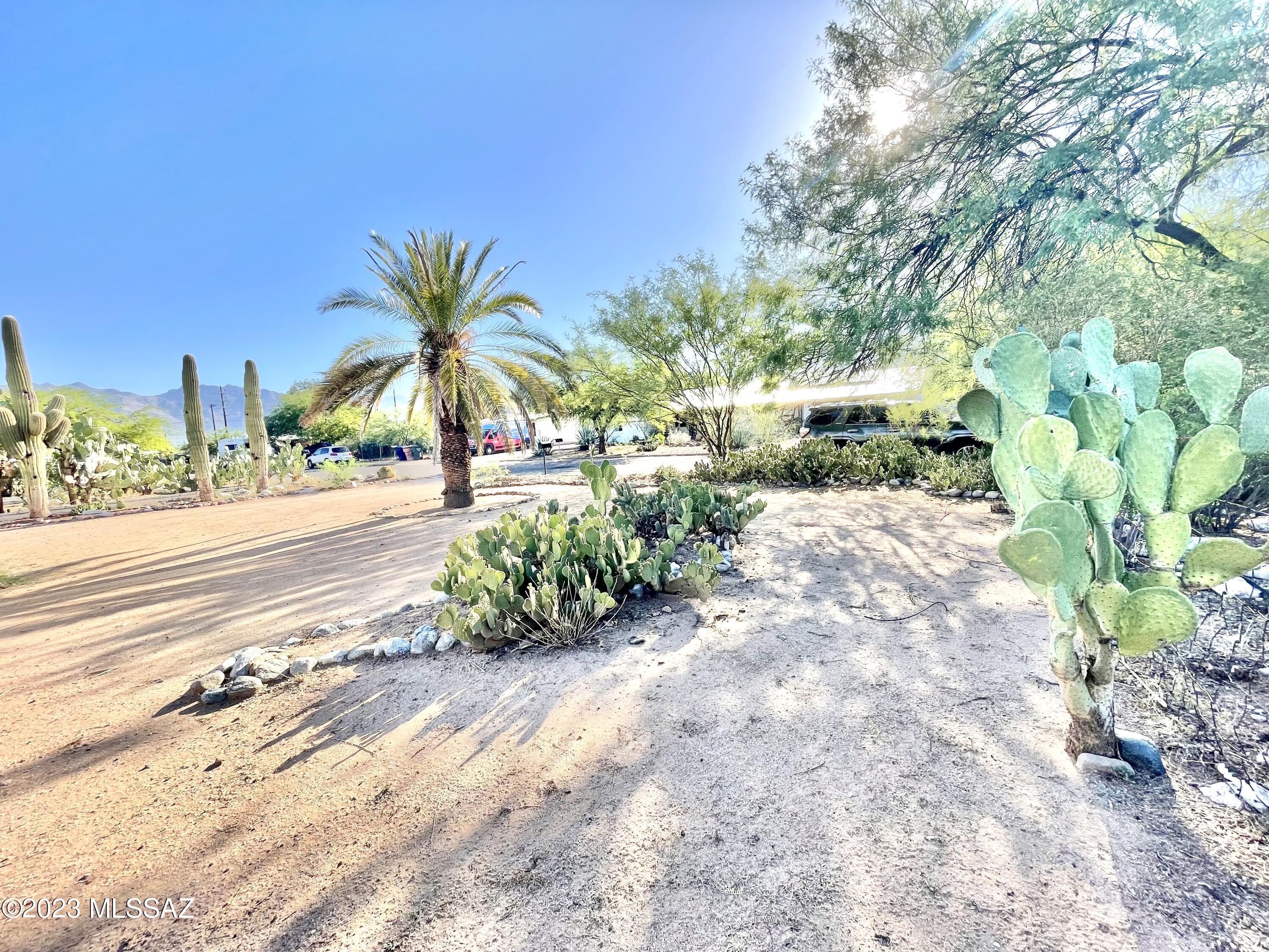 2225 N Fair Oaks Avenue