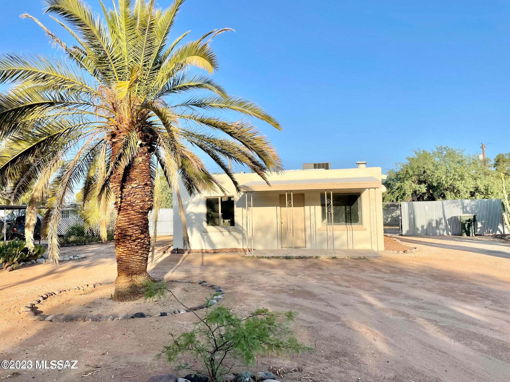 2225 N Fair Oaks Avenue