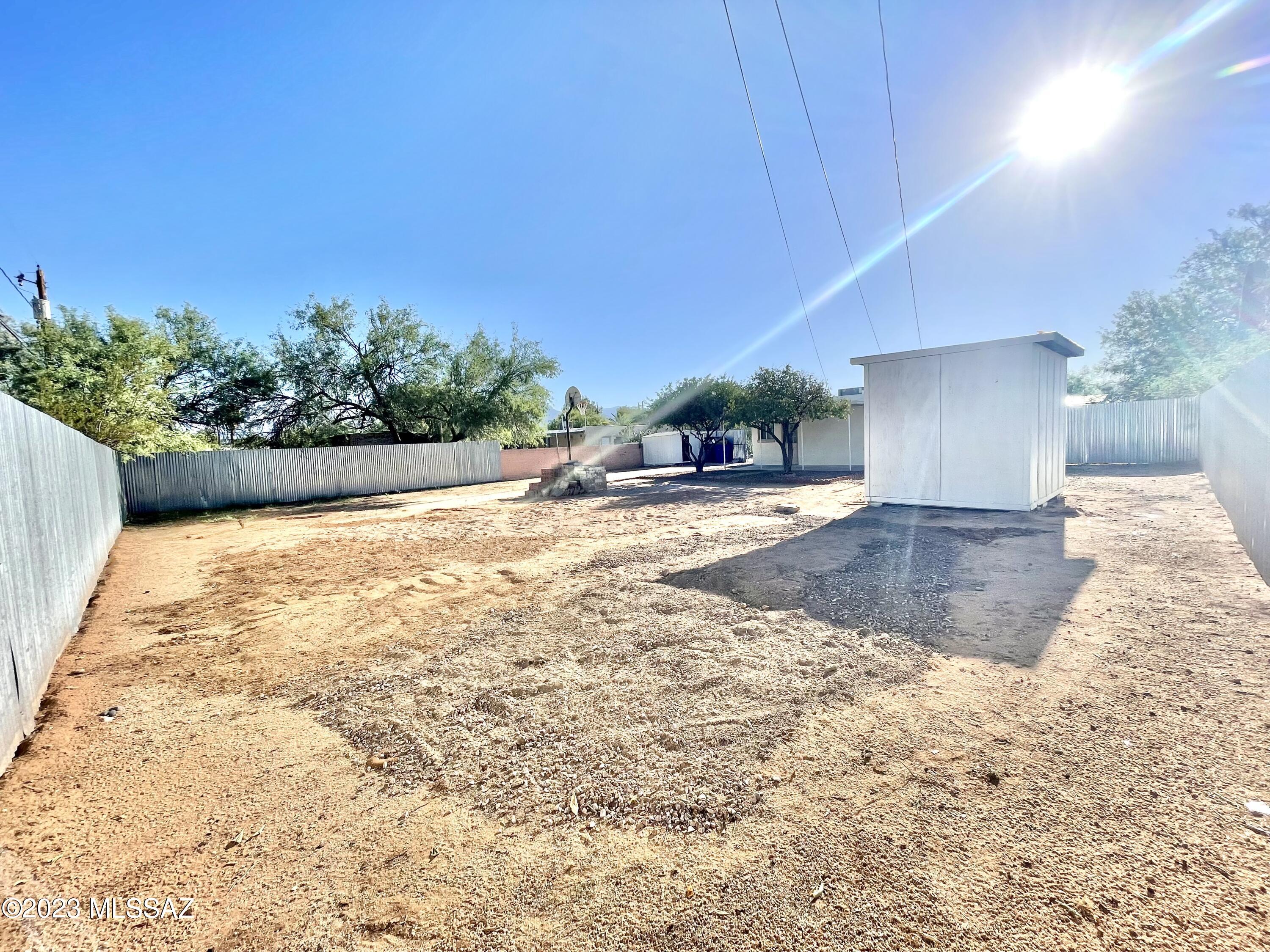 2225 N Fair Oaks Avenue