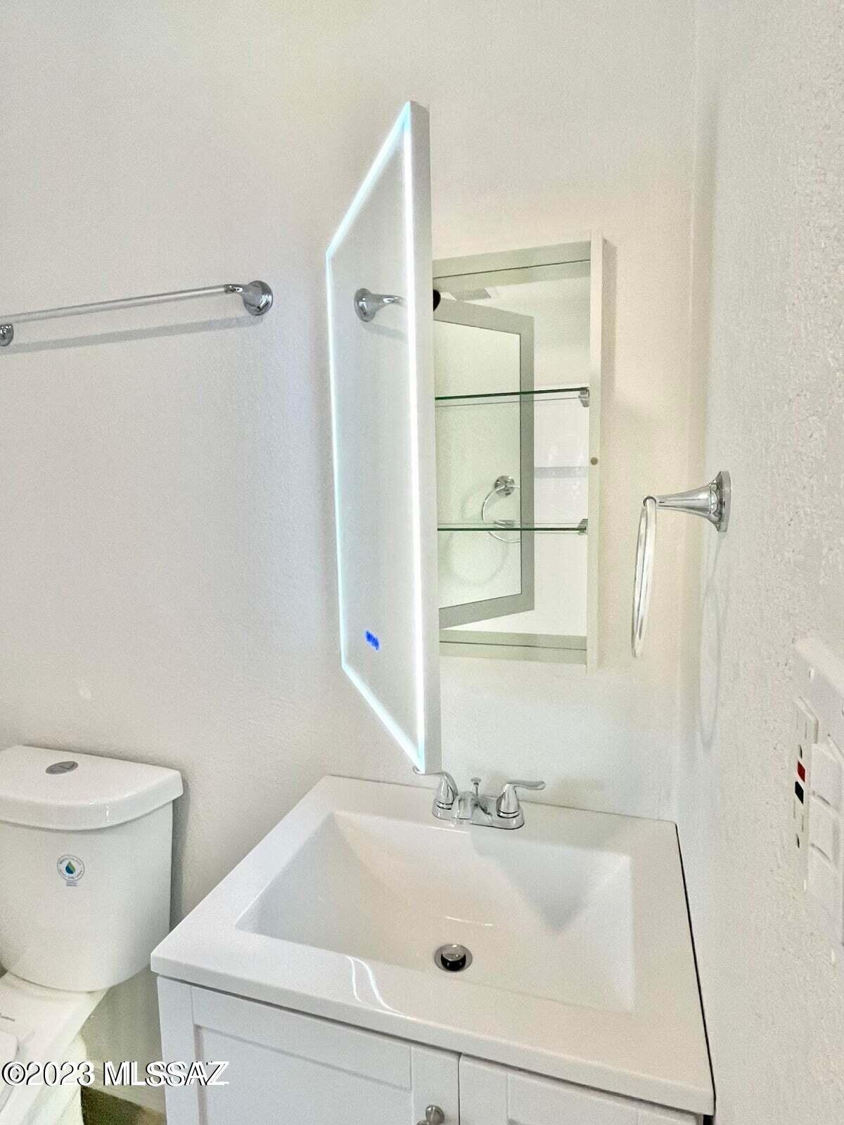 2225 N Fair Oaks Avenue