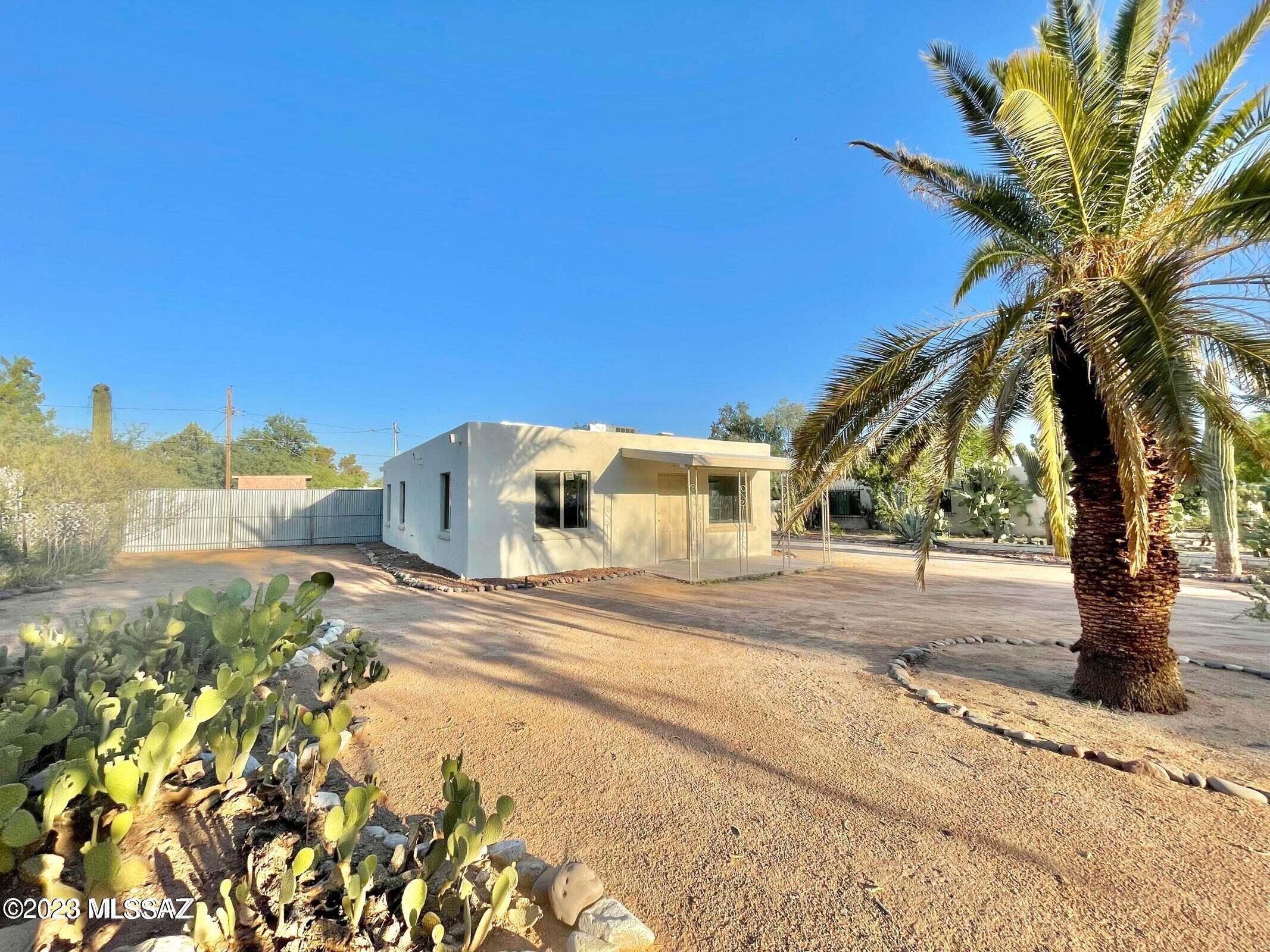 2225 N Fair Oaks Avenue