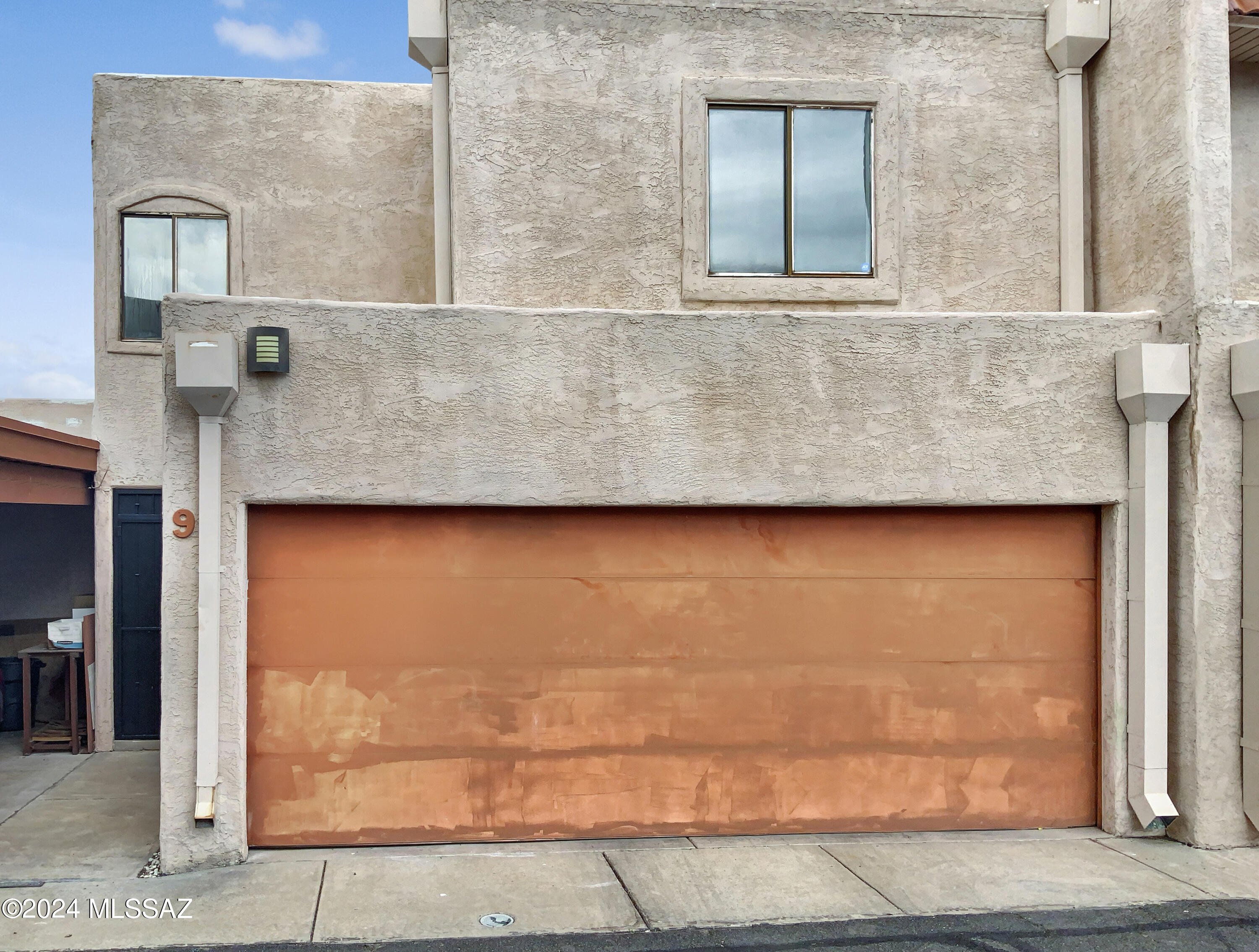 1949 N Swan Road Unit: 9