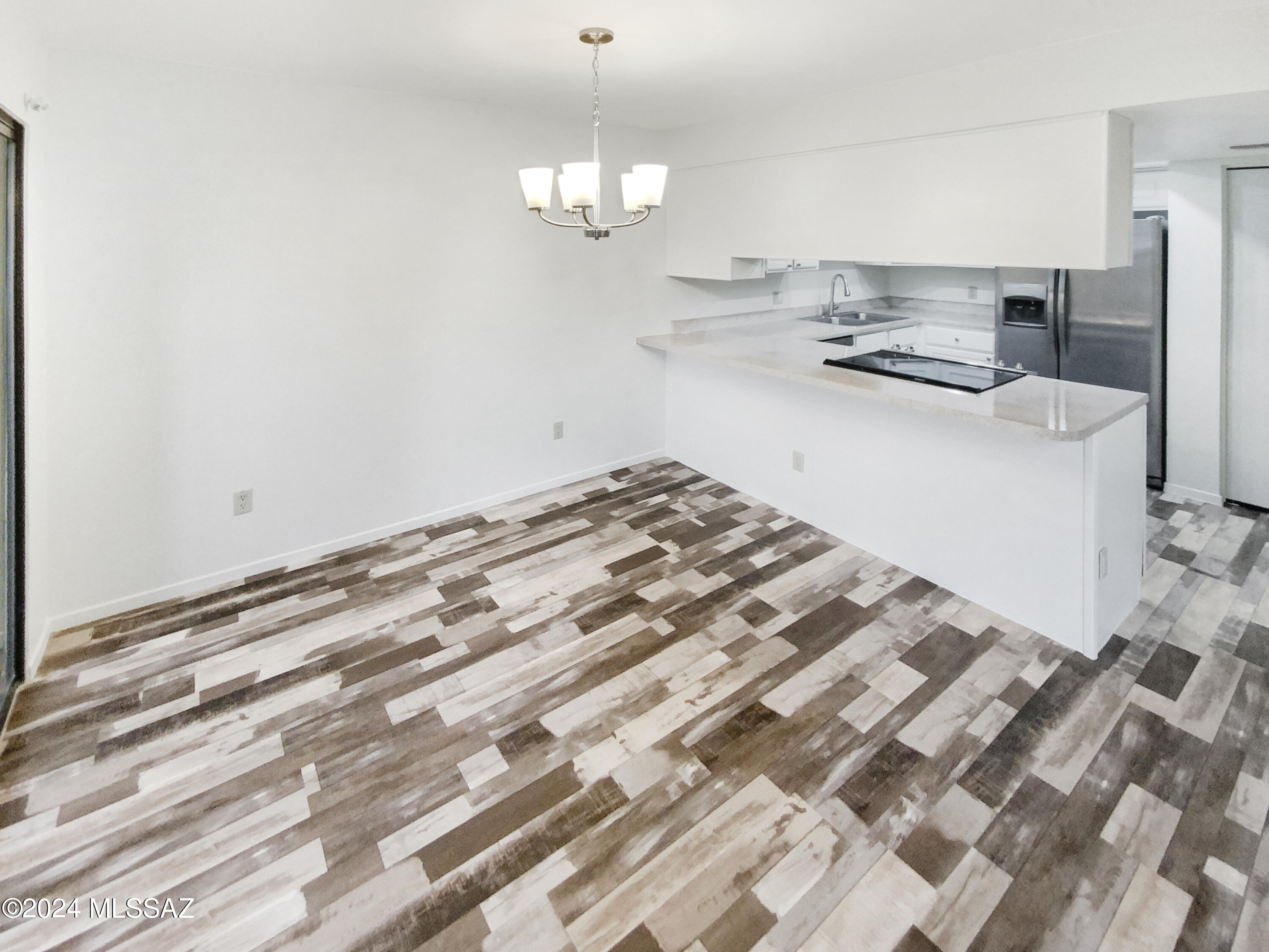 1949 N Swan Road Unit: 9