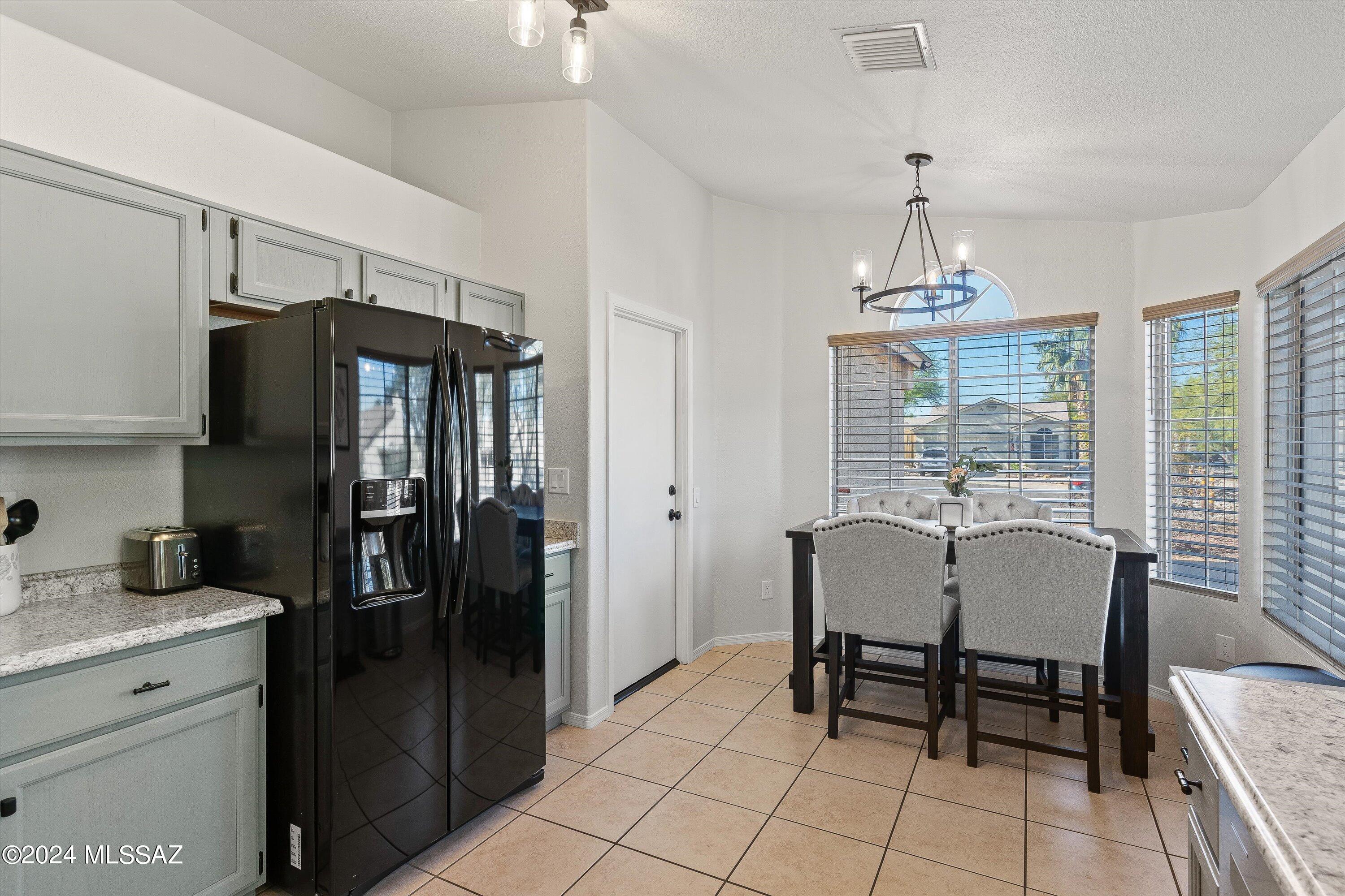 3336 W Wheatfield Place