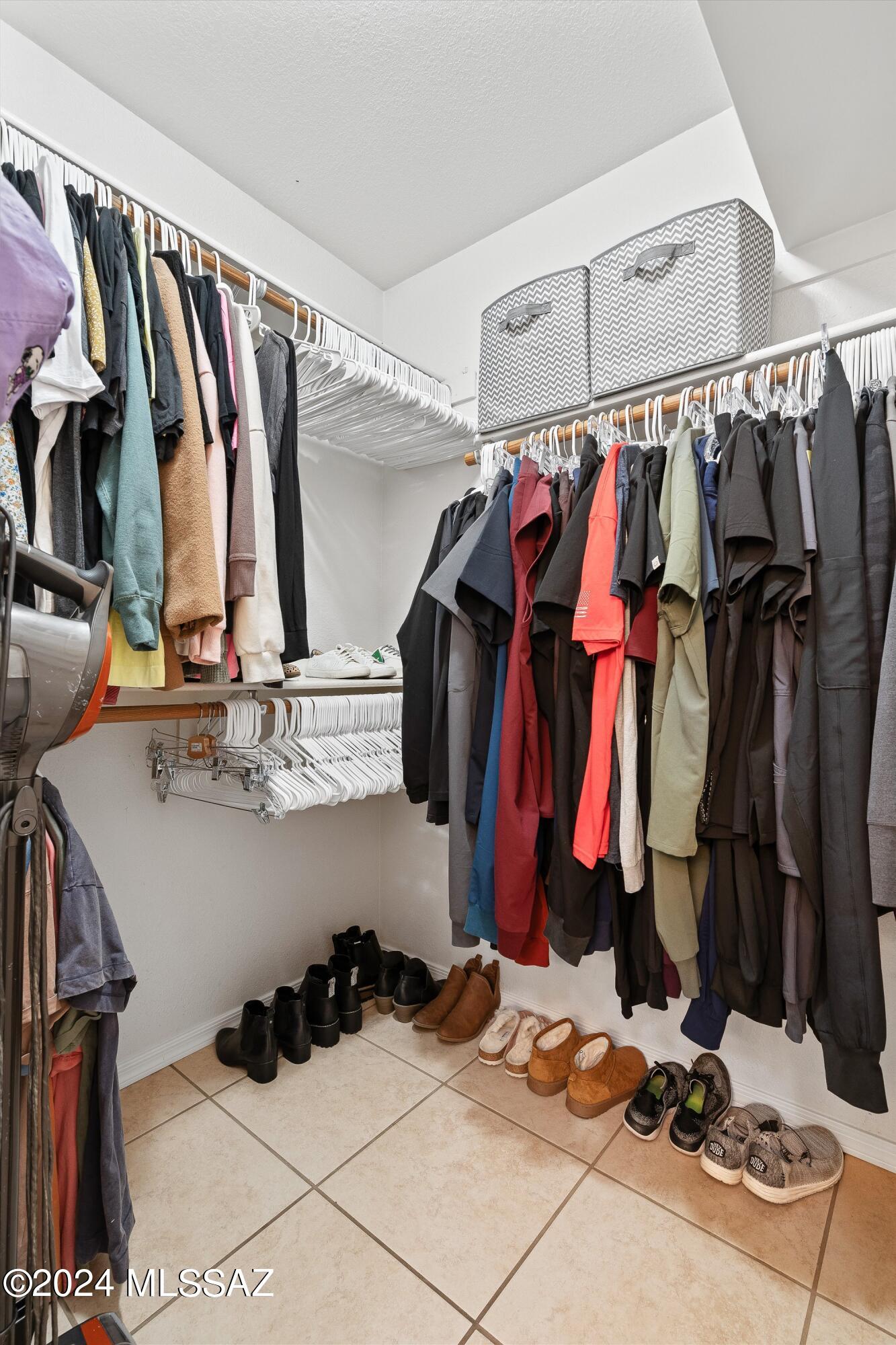 3336 W Wheatfield Place