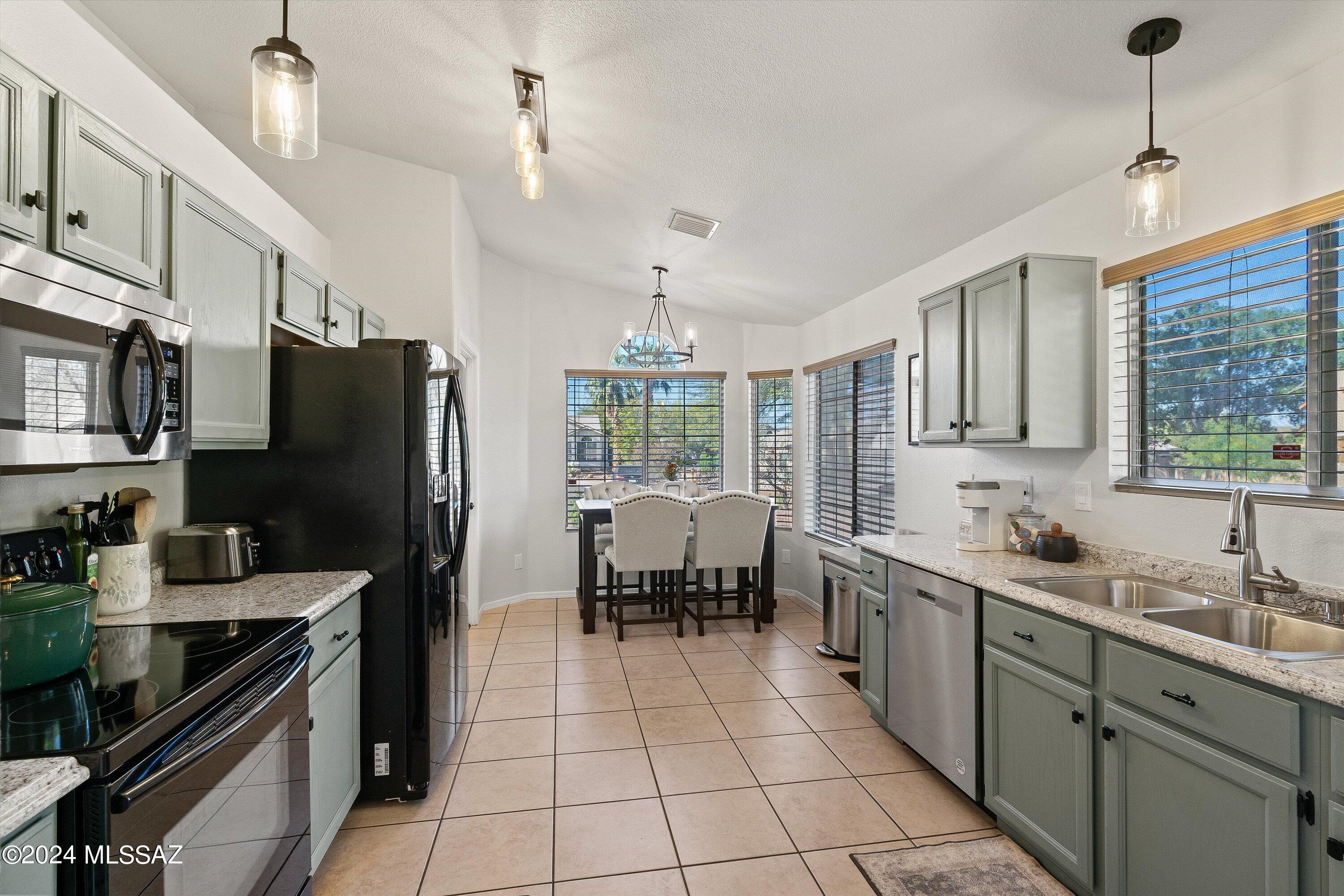 3336 W Wheatfield Place