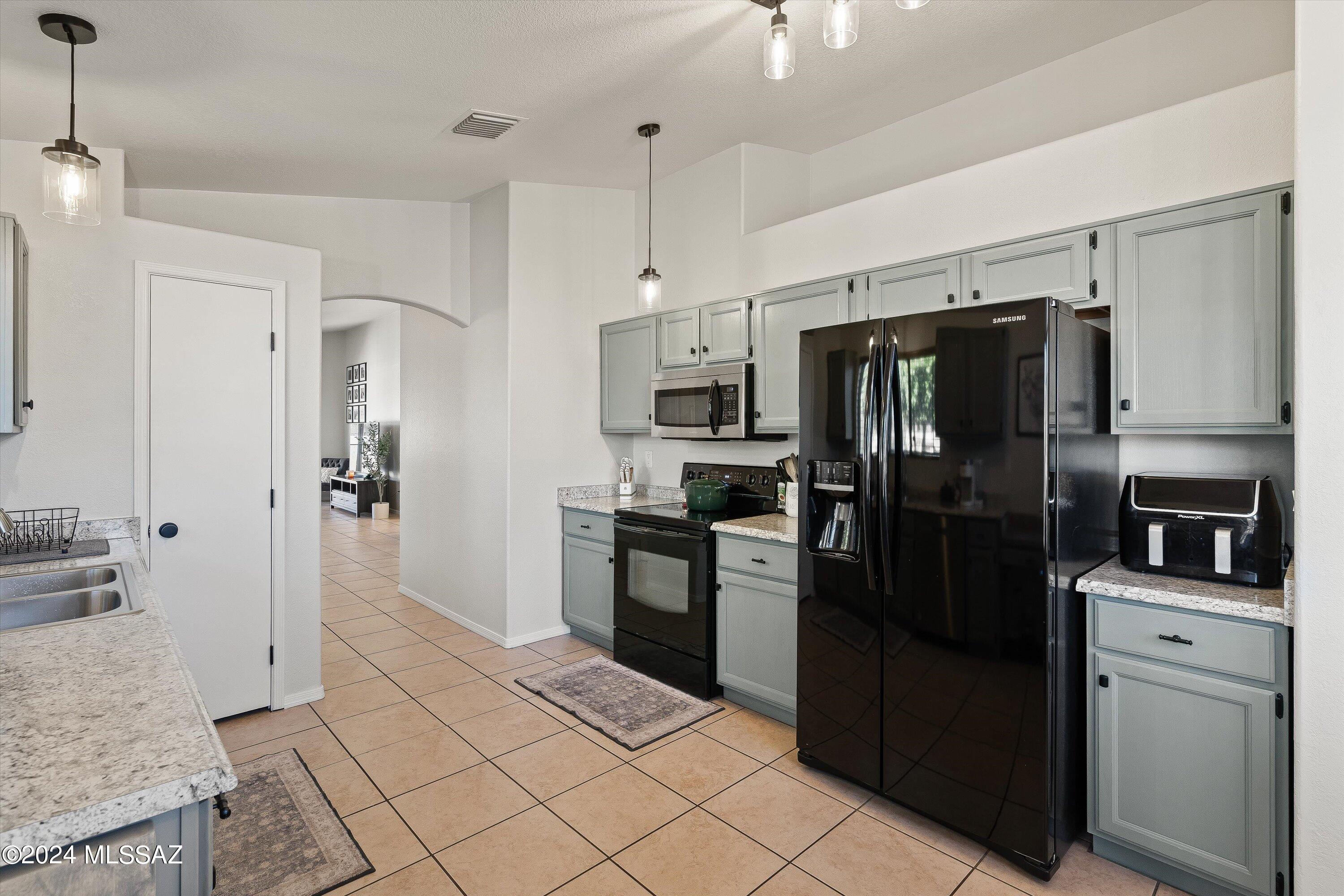 3336 W Wheatfield Place