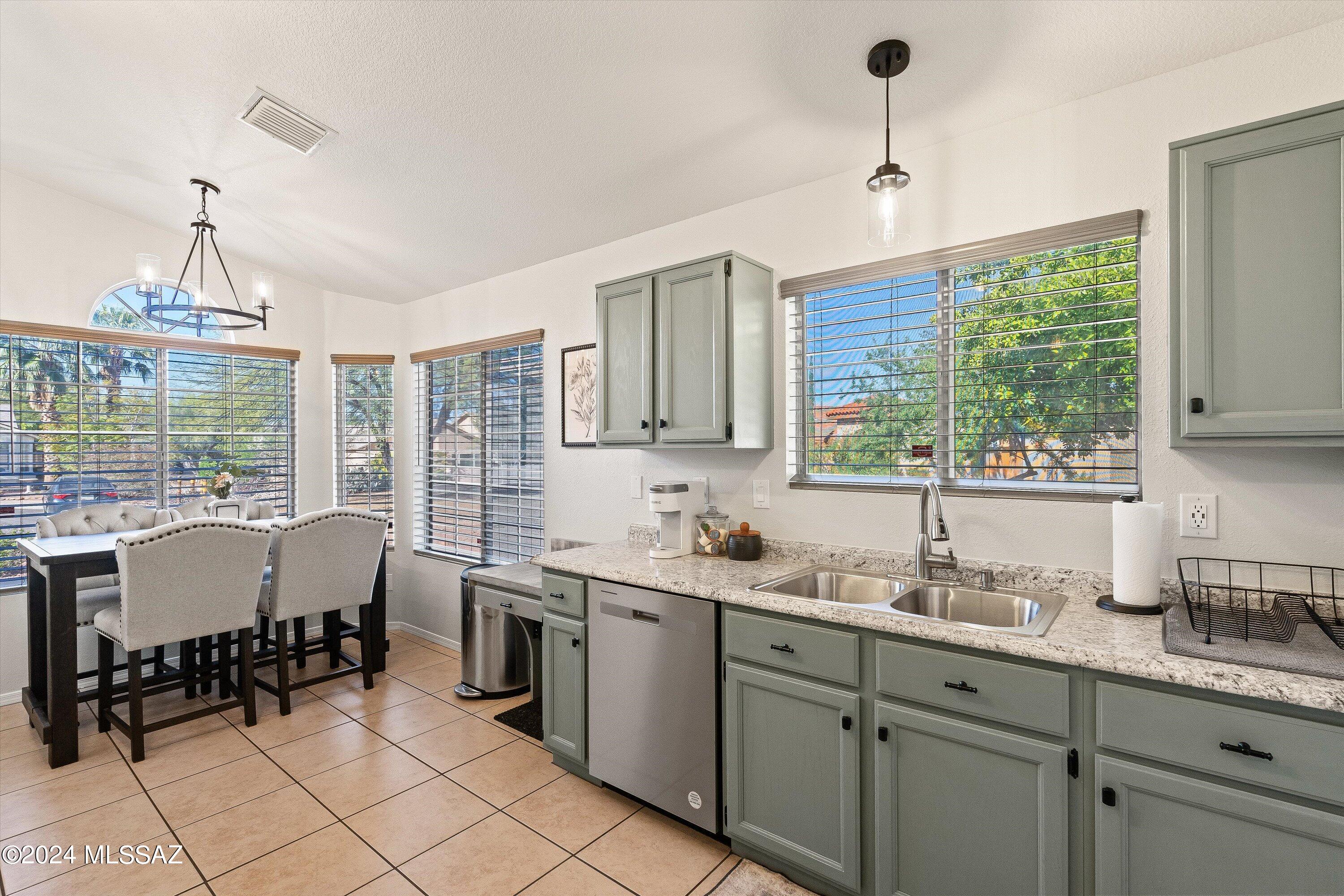 3336 W Wheatfield Place